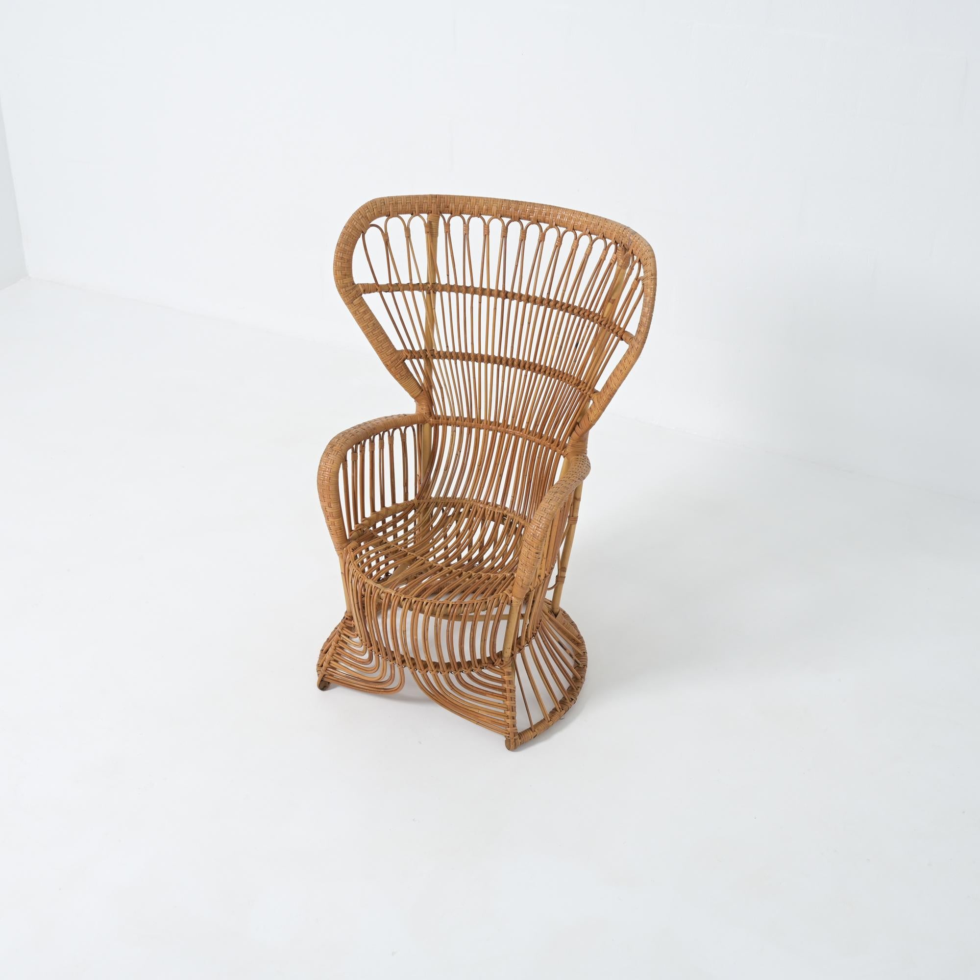 Rattan- Pfauenstuhl (Niederländisch) im Angebot