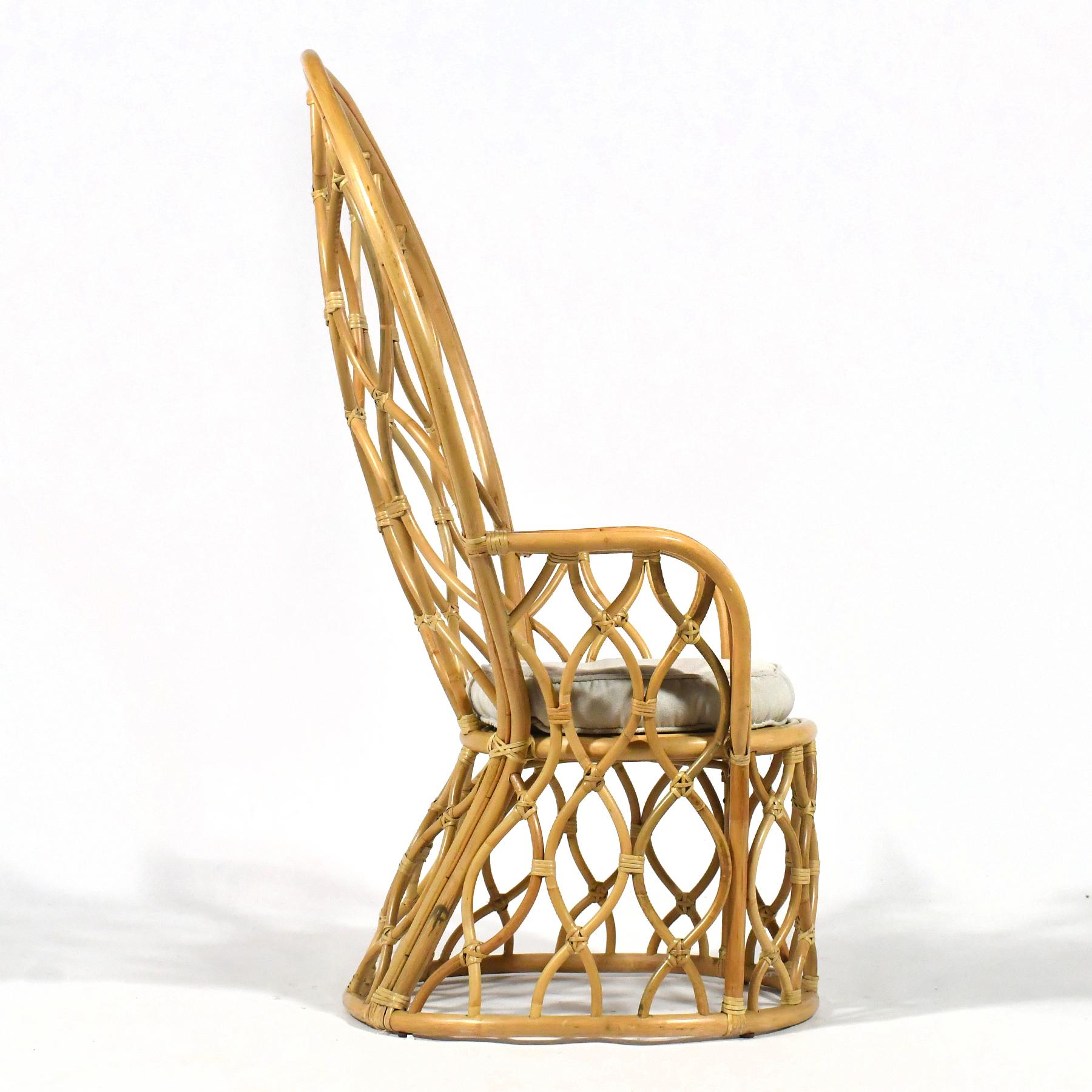 Rattan- Pfauenstuhl im Angebot 1