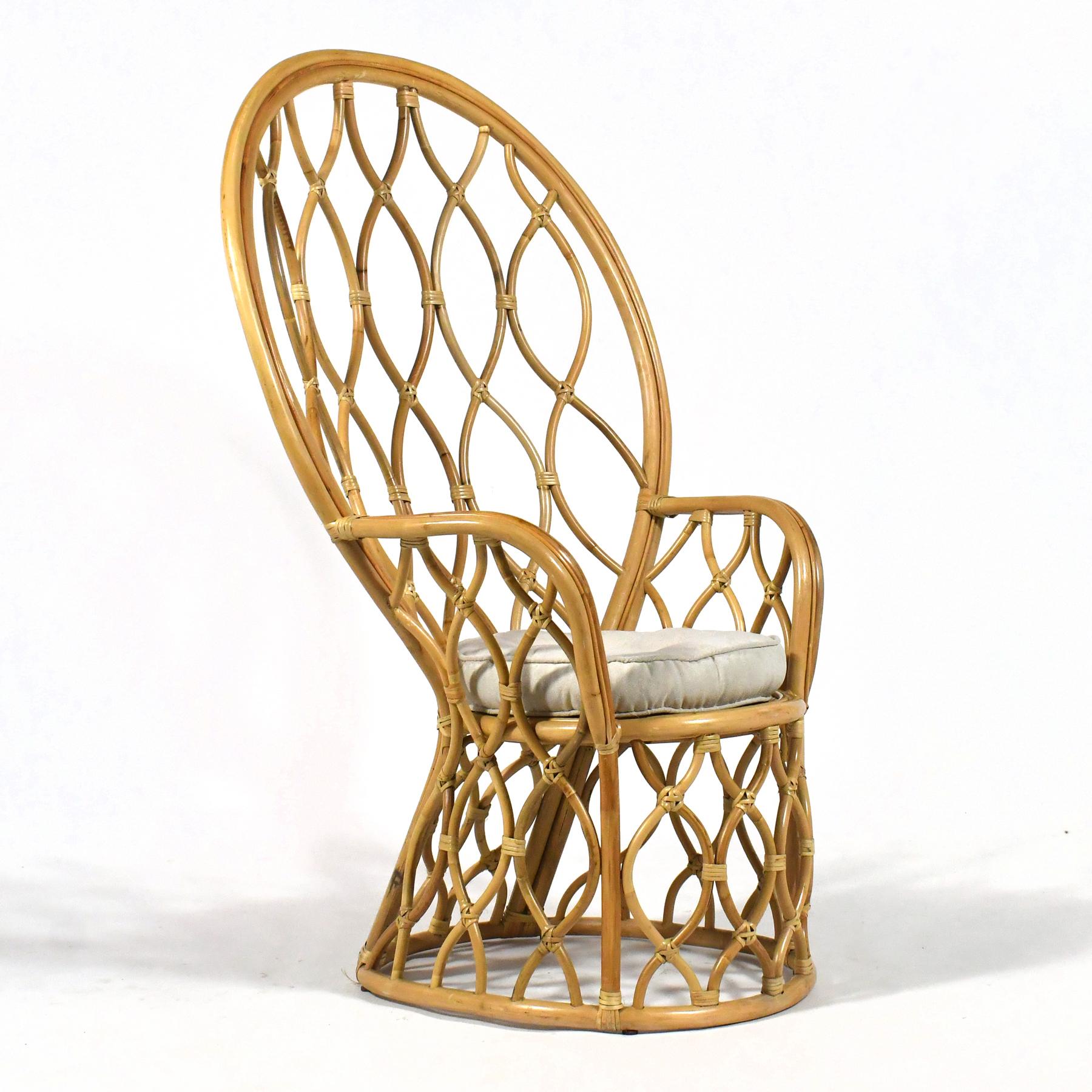 Rattan- Pfauenstuhl im Angebot 2