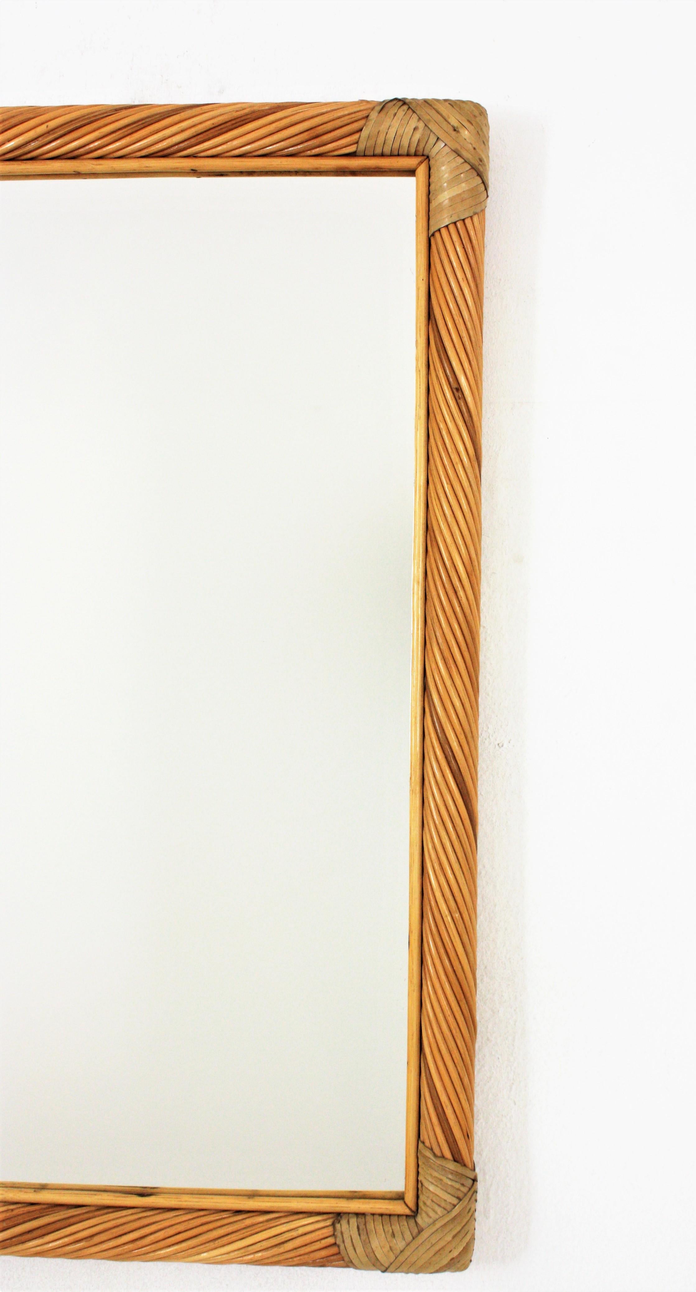 Mid-Century Modern Miroir rectangulaire Pencil Reed en rotin en vente