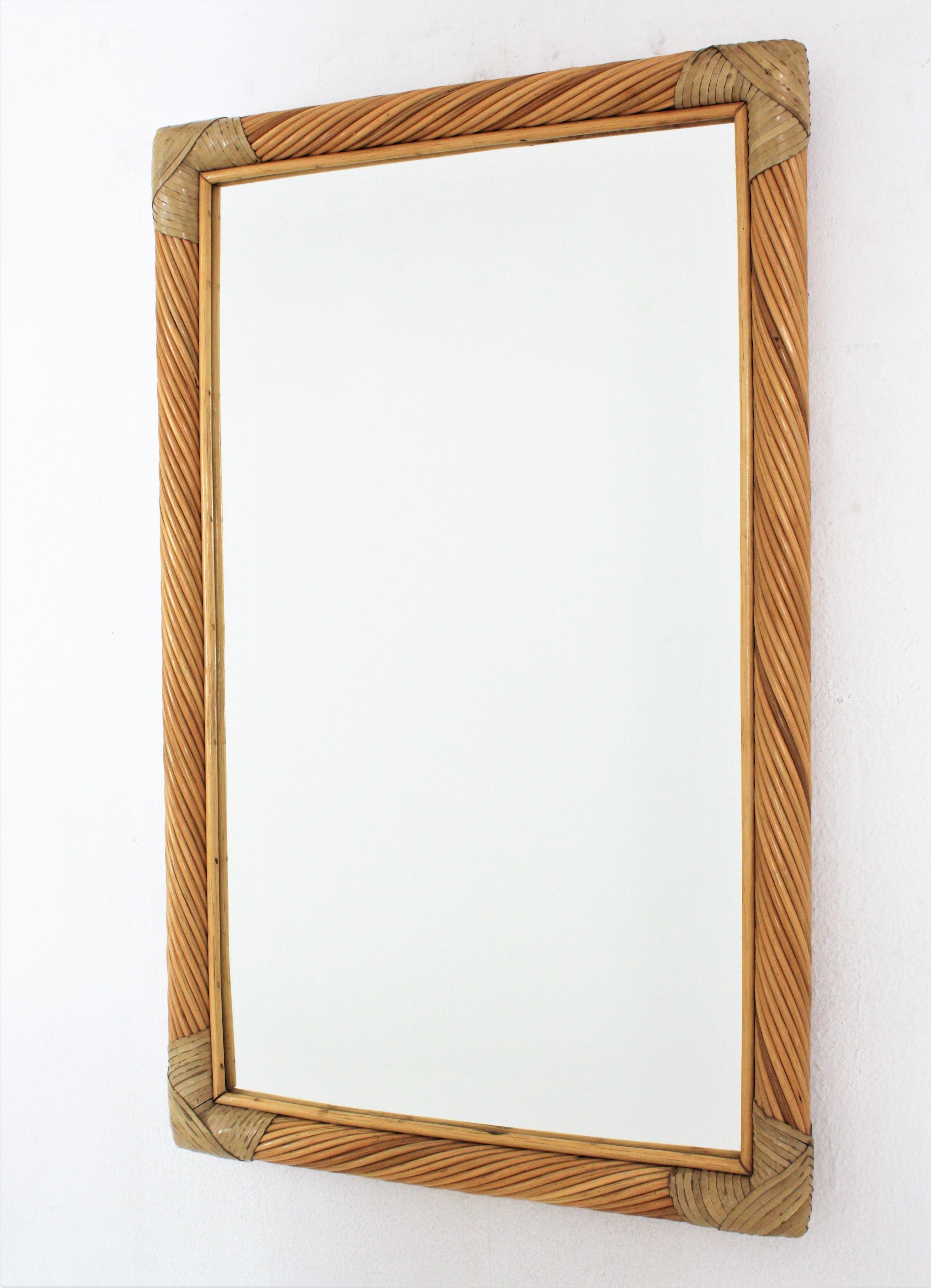 20ième siècle Miroir rectangulaire Pencil Reed en rotin en vente