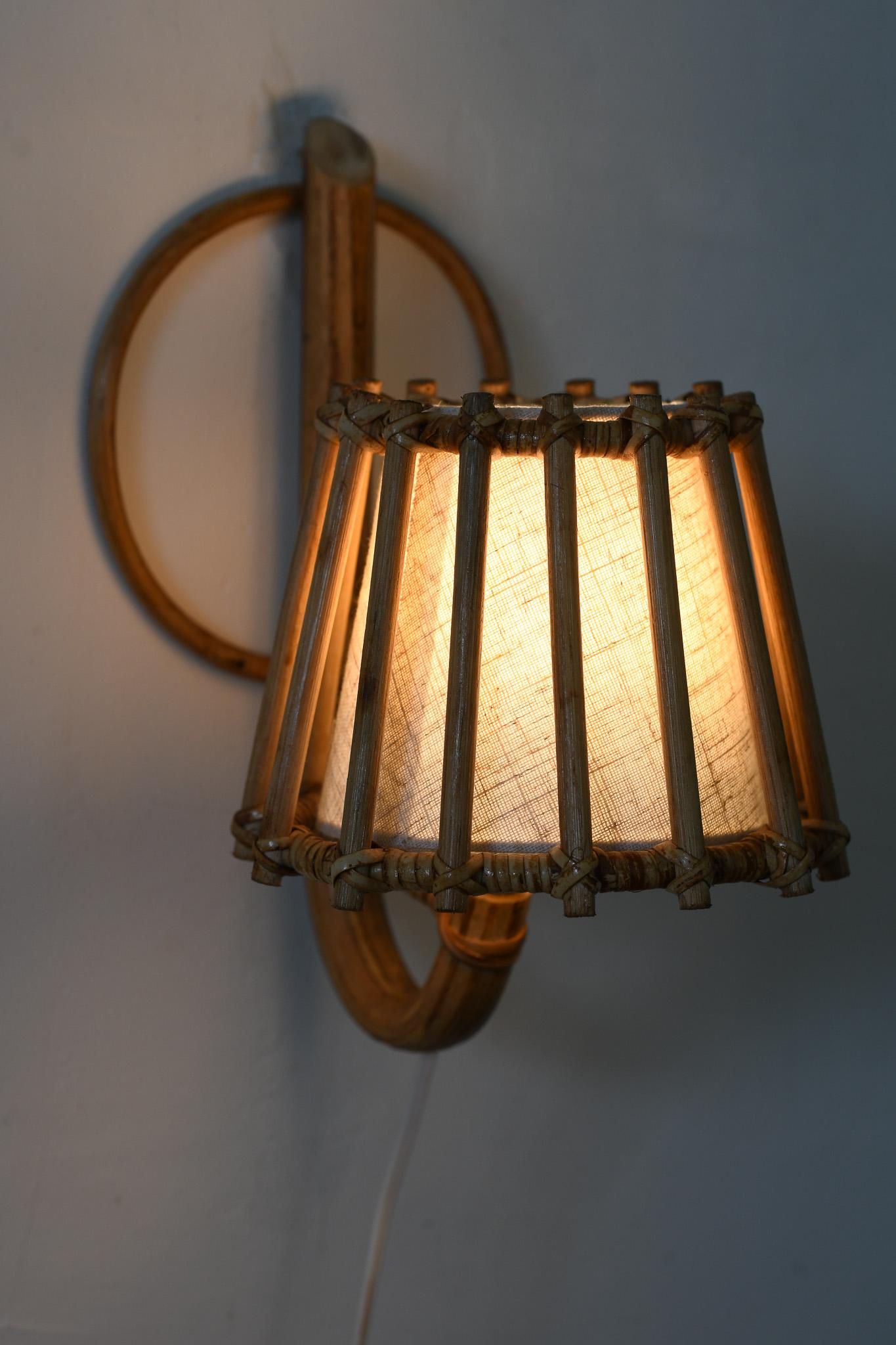 Unknown Rattan Pencil Reed Mid-Century Modern Wall Lamp  For Sale