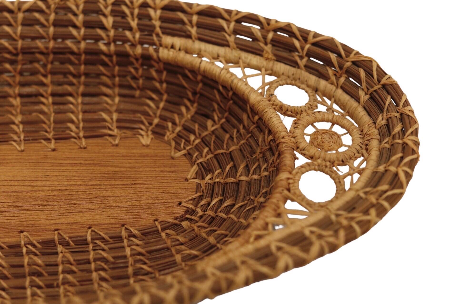 Rattan & Pine Needle Serving Trays - Set of 2 For Sale 2