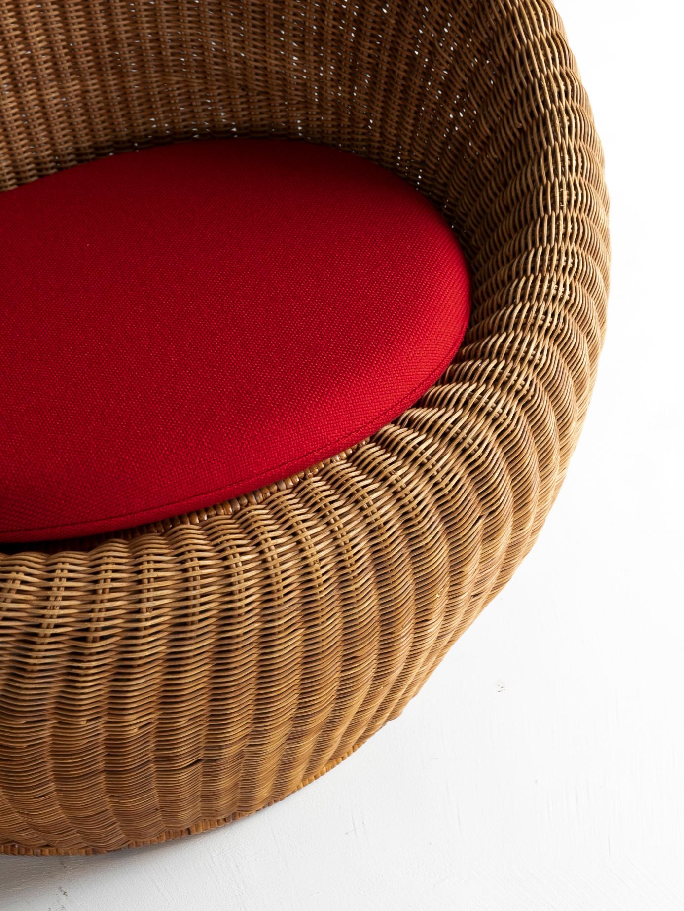 Japanese Rattan Rattan Lounge Chair by Isamu Kenmochi  , Circa 1980s For Sale
