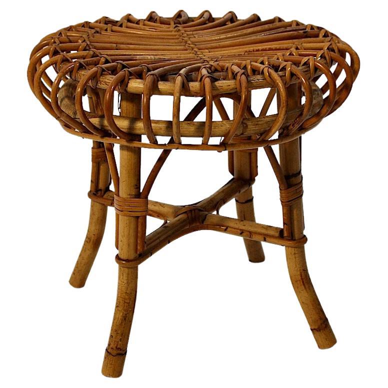 Runder Vintage-Hocker aus Rattan im Riviera-Stil aus der Mitte des Jahrhunderts, Italien 1950er Jahre