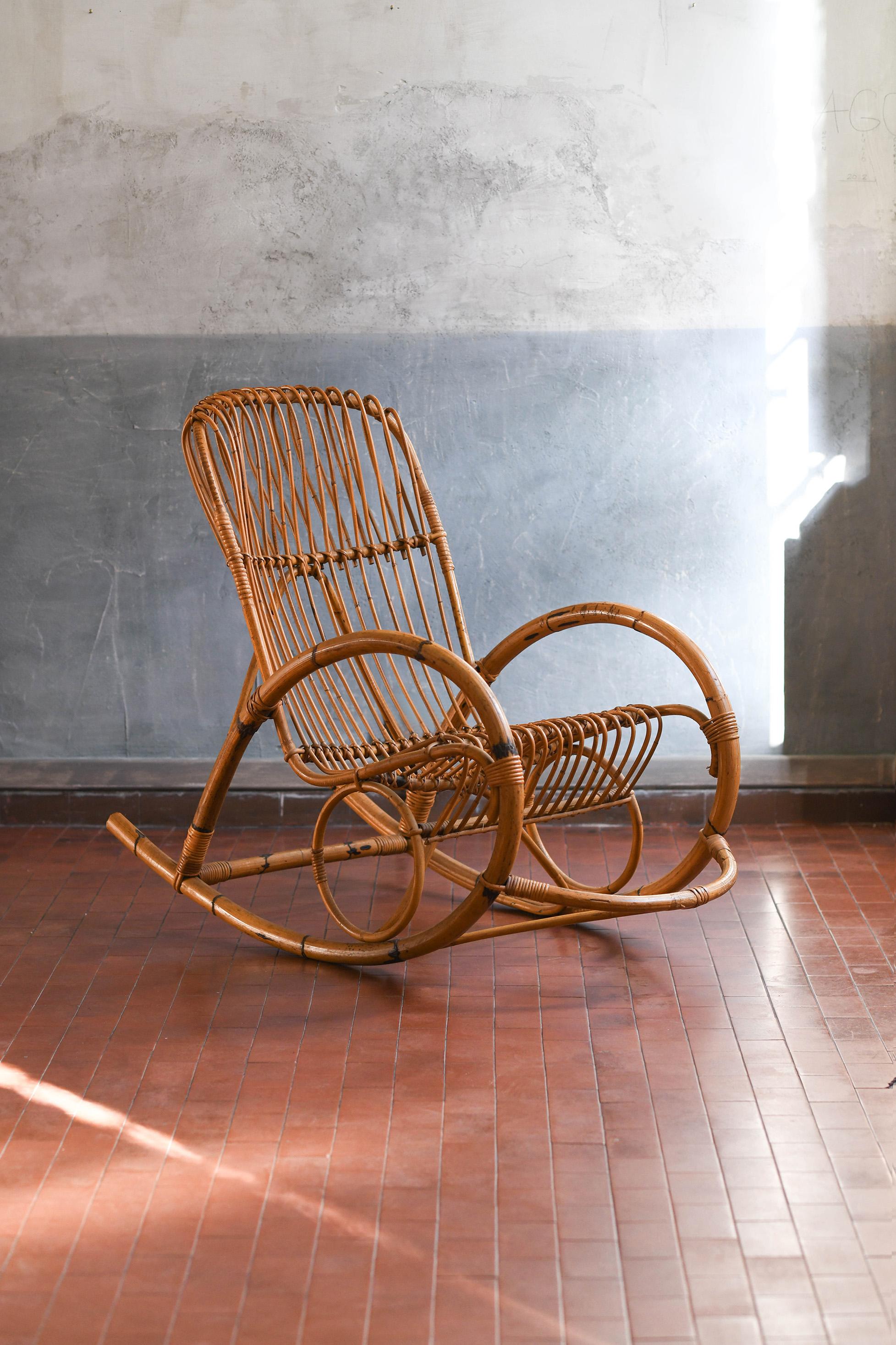 Rattan rocking chair, Italy 1980
Product details
Dimensions: 120 W x 97 H x 58 D cm