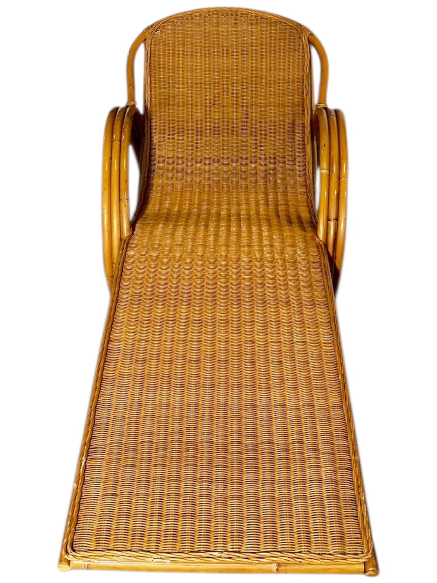 Rattan Rocking Chaise Lounge Chair, 1970 Moderno de mediados de siglo en venta