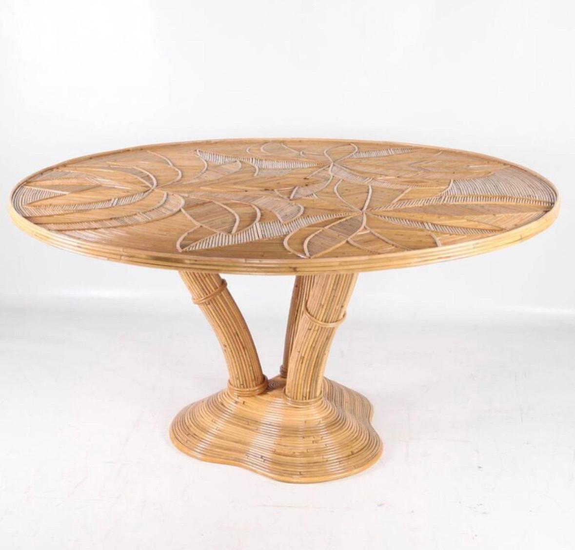 Mesa de comedor redonda de ratán en Excelente estado para la venta en Isle Sur Sorgue, FR