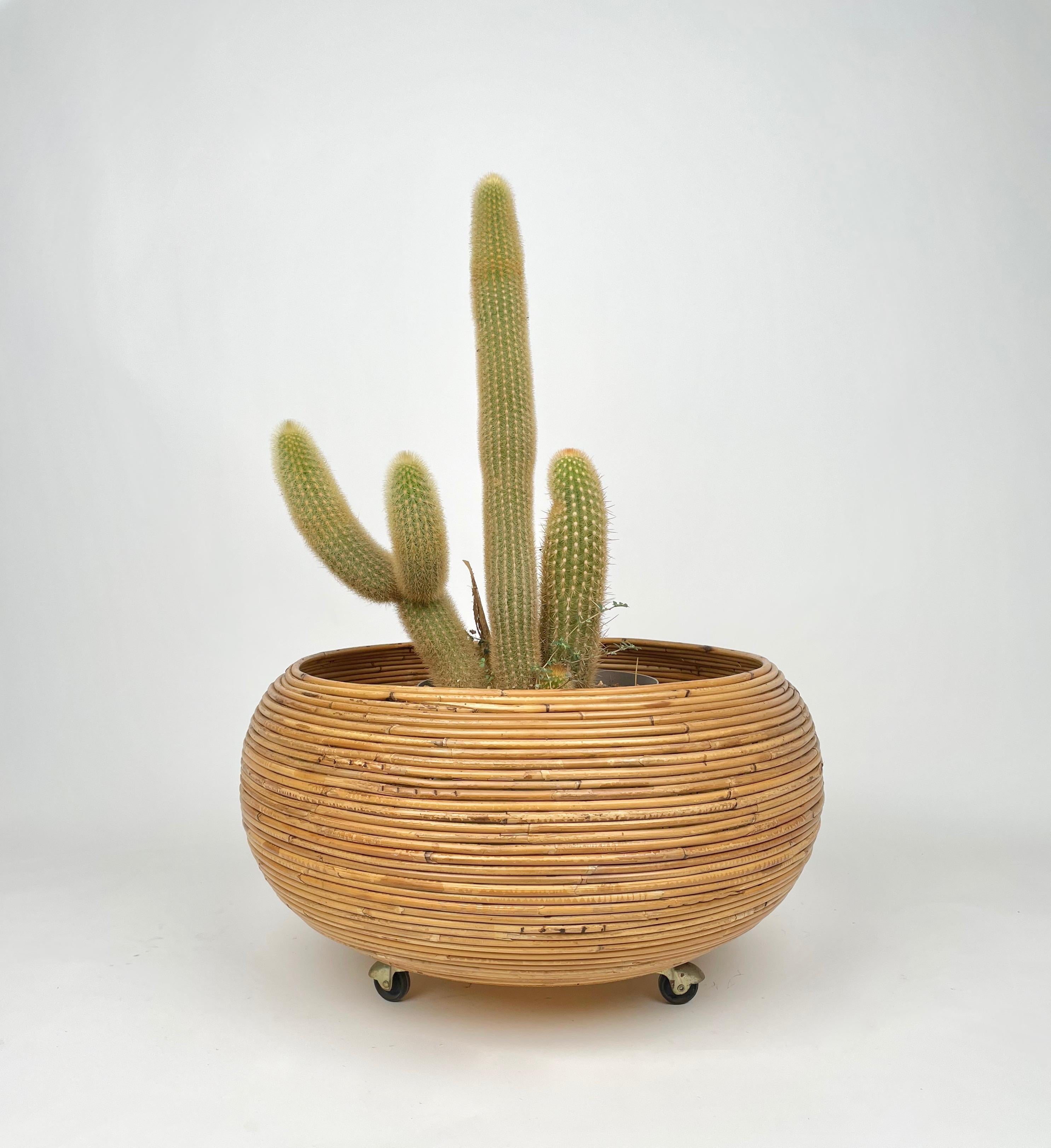 Mid-20th Century Rattan Round Flower Stand Plant Holder, Italy, 1960s