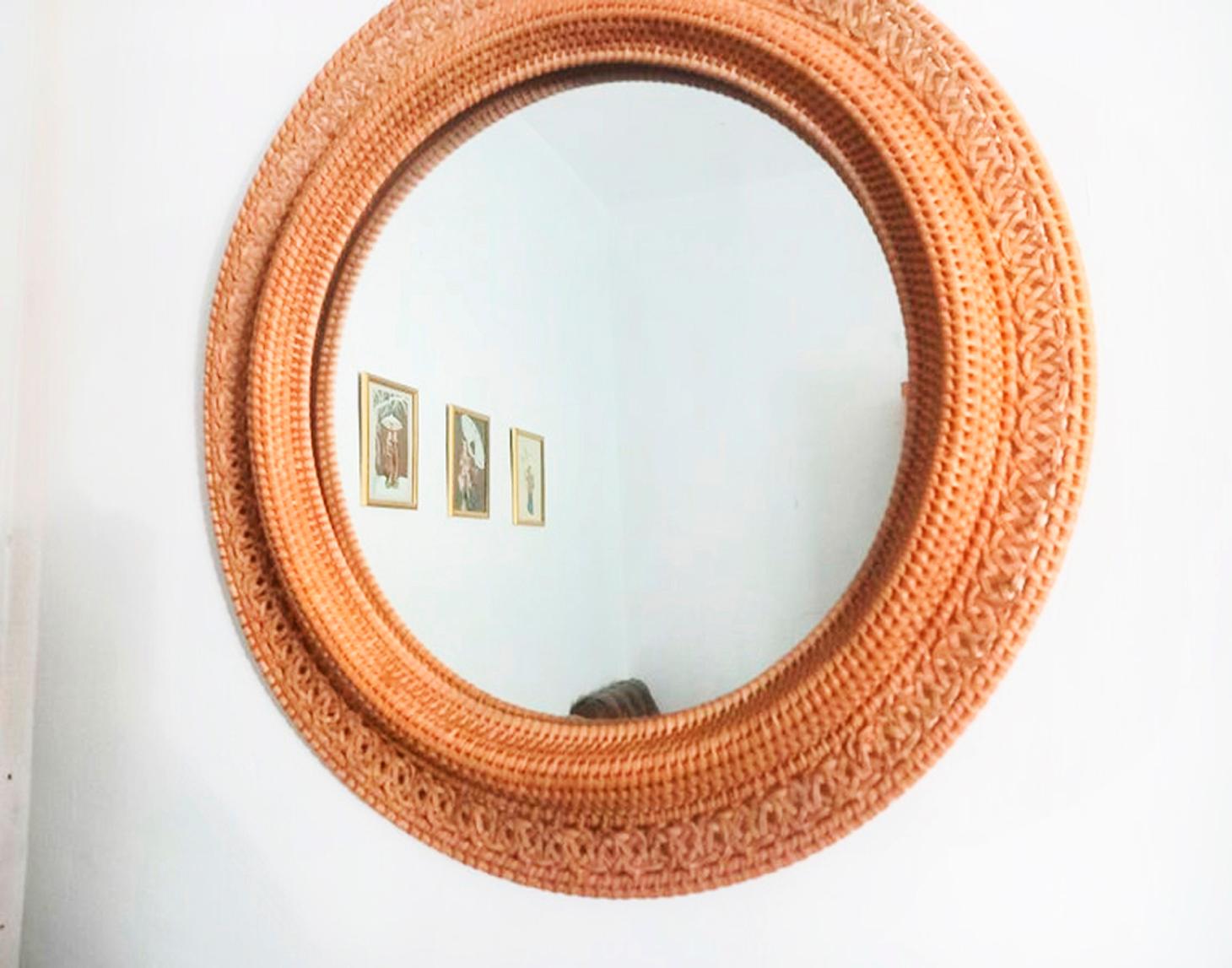 Miroir rond en rotin mi-siècle moderne en vente 7