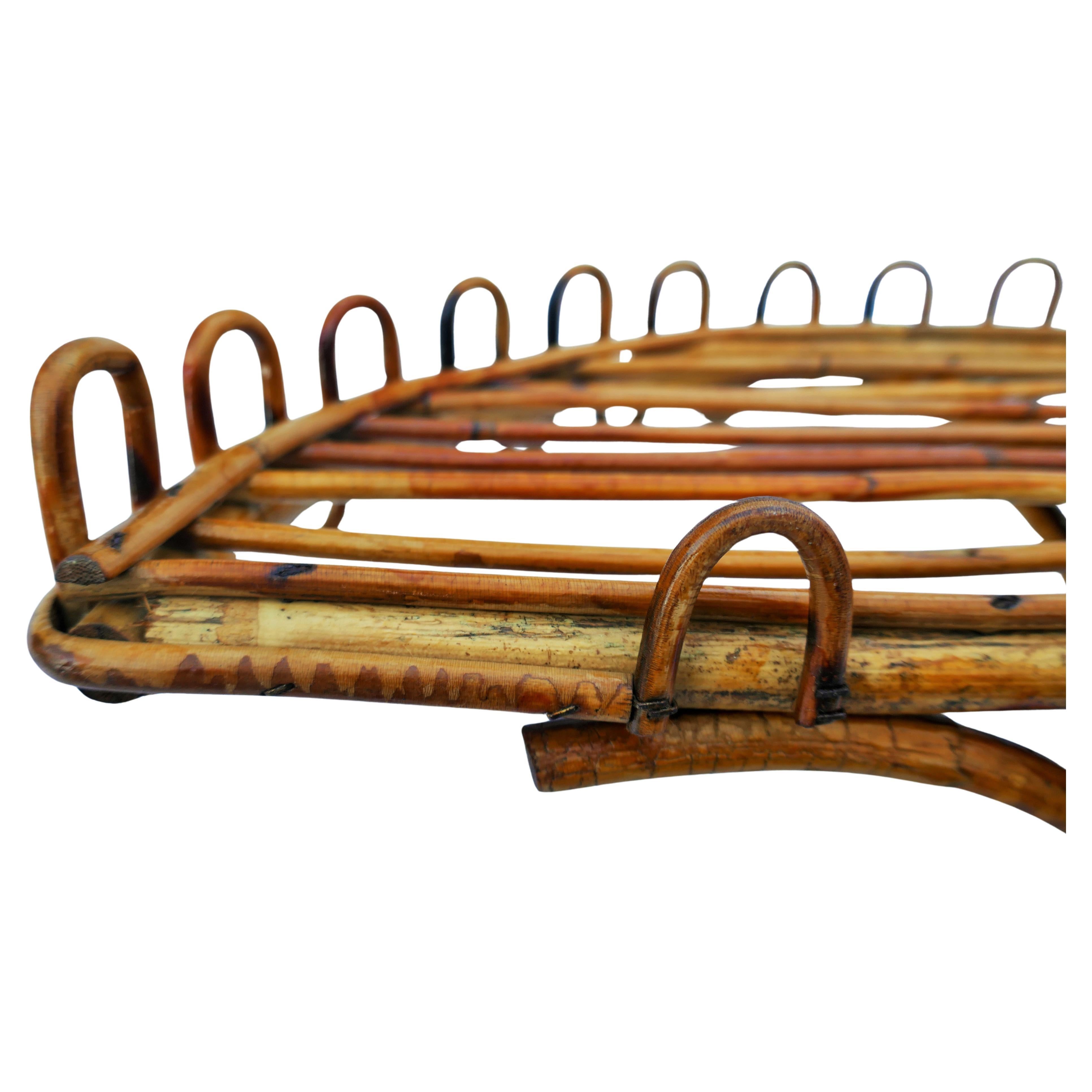 Moderno Rattan shelf in vendita