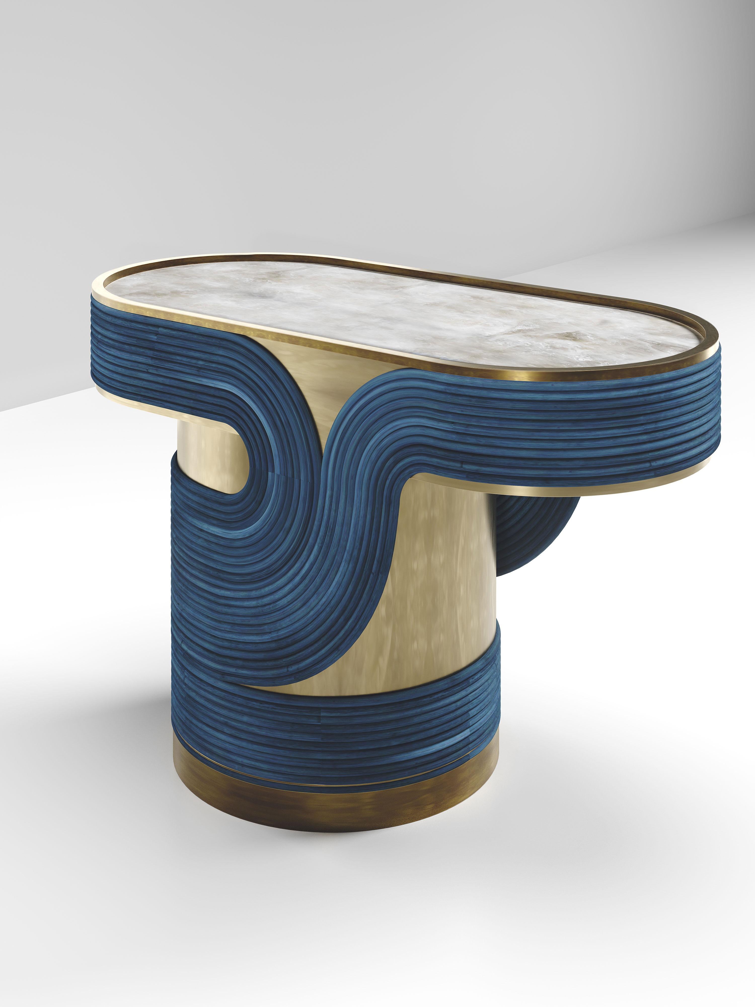 Philippin Table d'appoint en rotin avec incrustation de quartz et laiton Patina par R&Y Augousti en vente