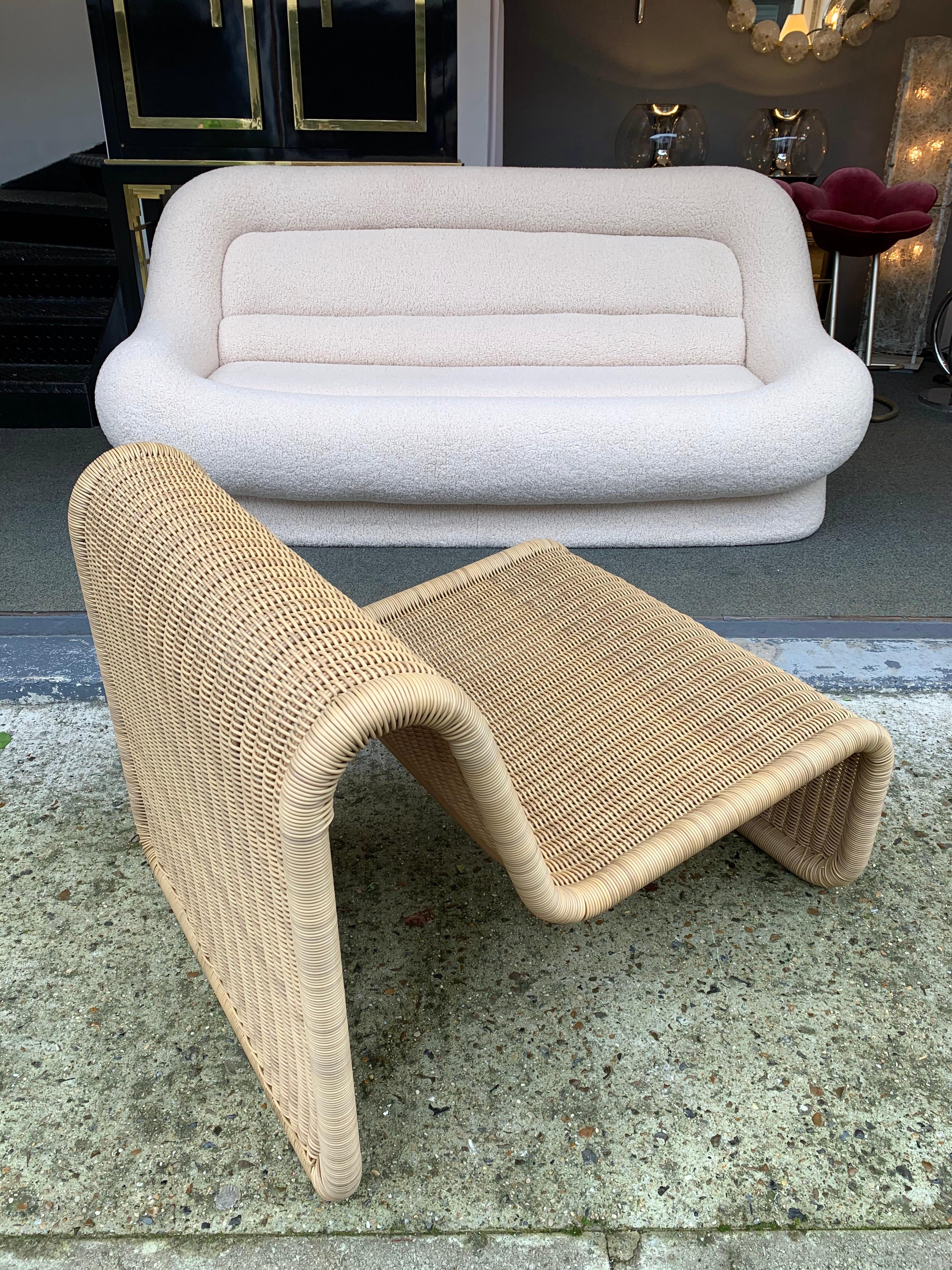 High quality braid synthetic policore style rattan used from the 1980s, very resistant and perfect for outdoor. Slipper lounge chair or armchair model P3 by the designer Tito Agnoli. Famous design like Gio Ponti, Gianfranco Frattini, Cassina,