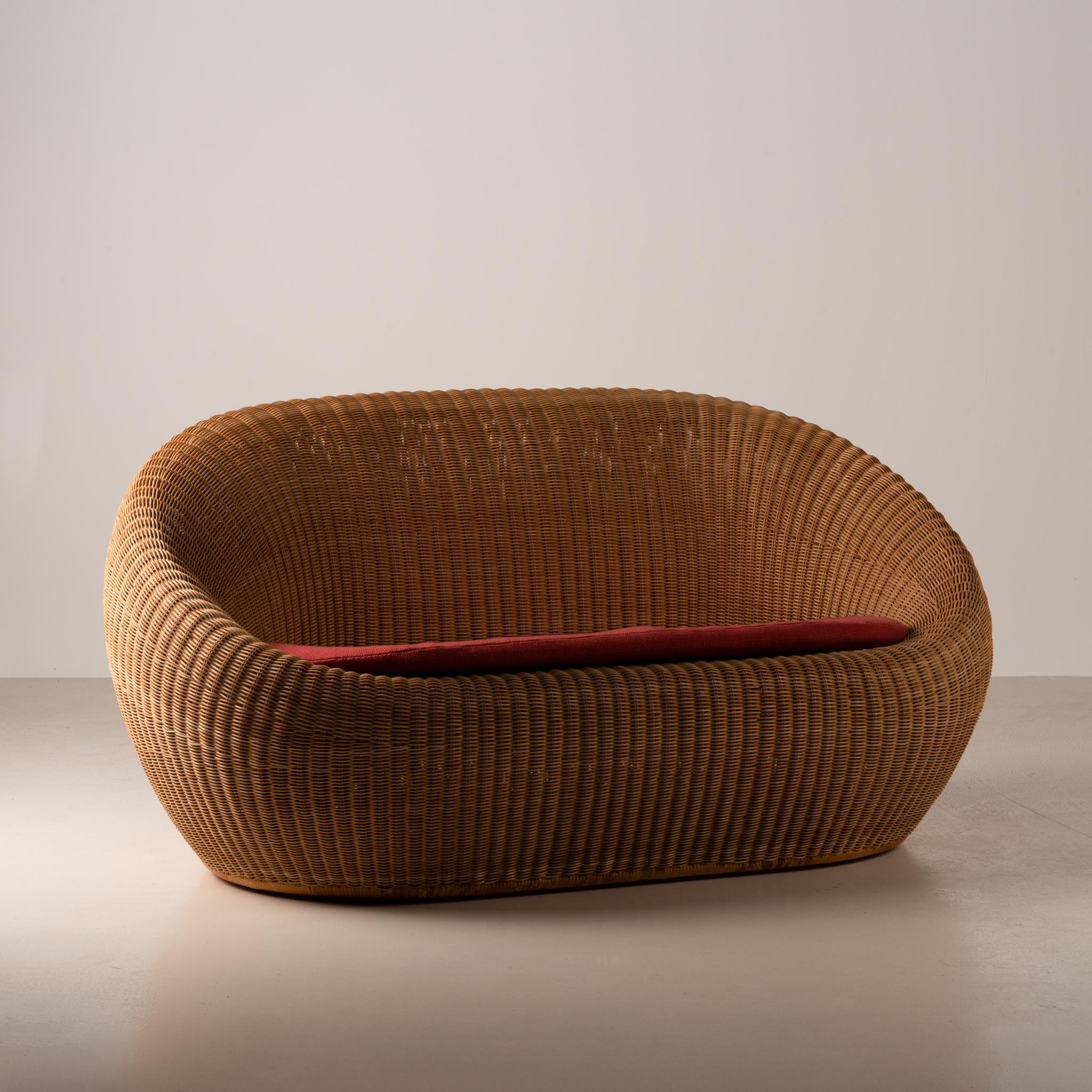 This rattan Sofa was designed  by Isamu Kenmochi  circa 1960s. It is part of the iconic “Rattan  Furniture” series manufactured by Yamakawa Rattan.

No restorations or modifications have been made. 

Rattan and Upholstery


PH: Dario Borruto
