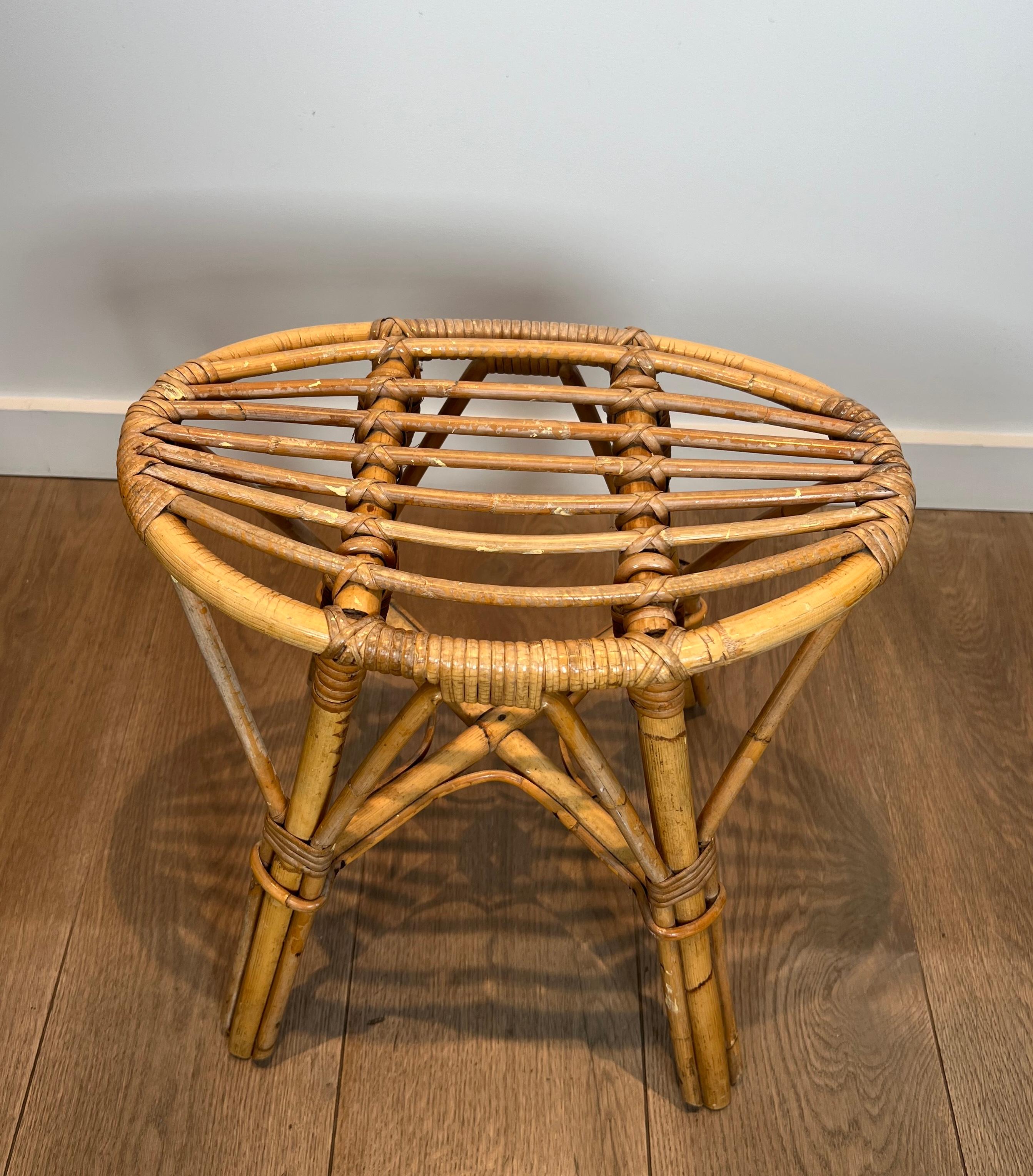Tabouret en rotin. Œuvre française Circa 1970 Bon état - En vente à Marcq-en-Barœul, Hauts-de-France