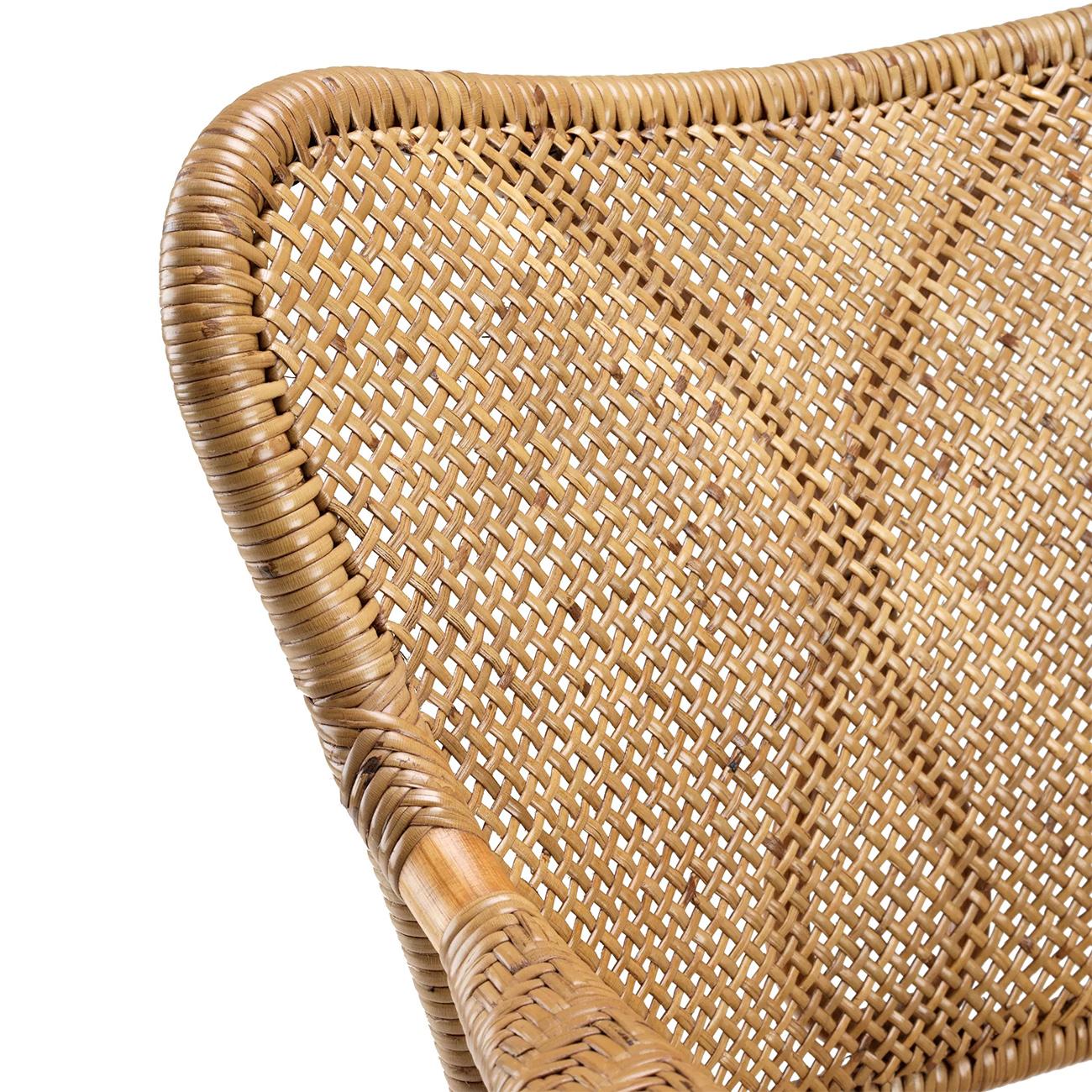 Rattan Sedia in stile rattan con braccioli in vendita