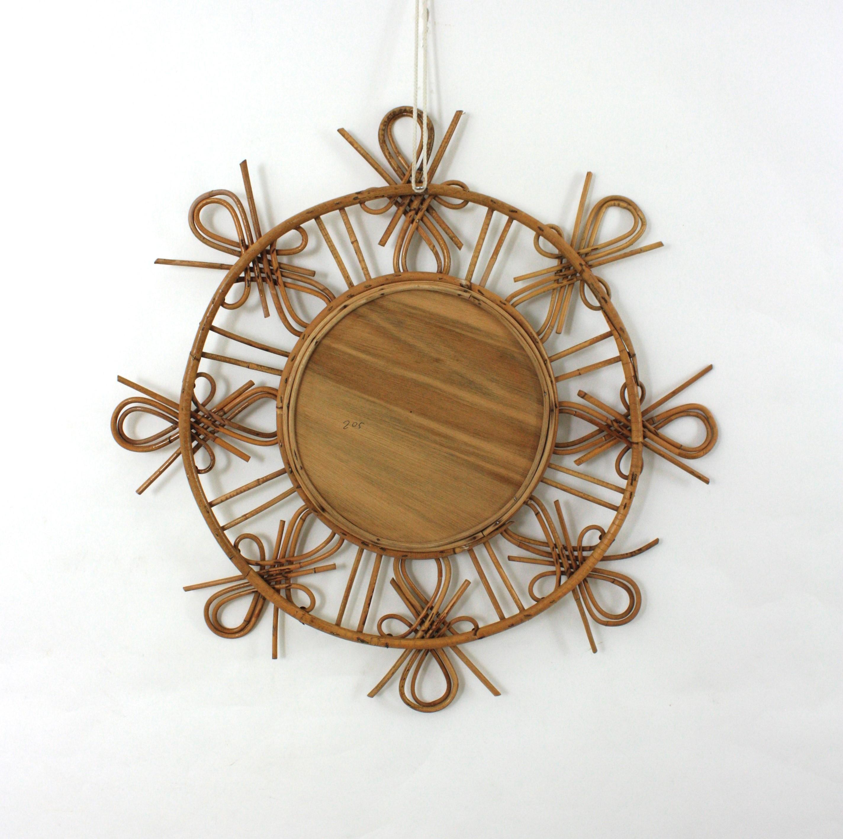 Specchio in rattan Sunburst con motivo Chinoiserie, anni '50 in vendita 4