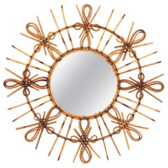 Espejo Sunburst de ratán con motivo de Chinoiserie, años 50