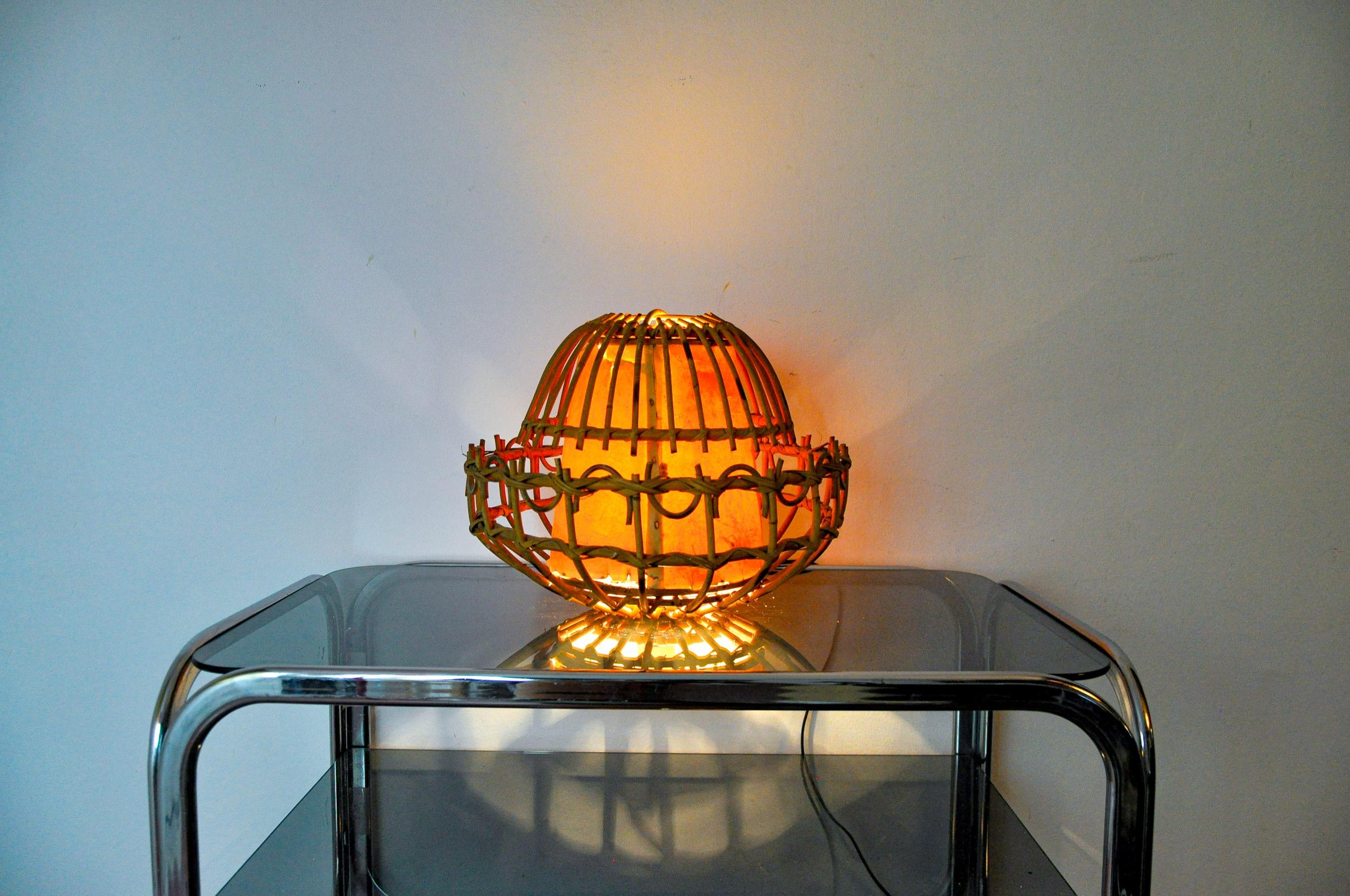 Lampe de table en rotin, art populaire, France, 1960 en vente 2