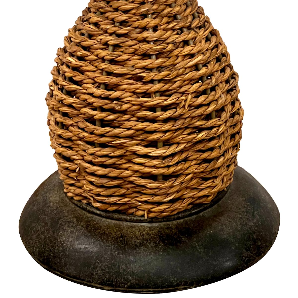 Rattan Table Lamp In Good Condition For Sale In New York, NY