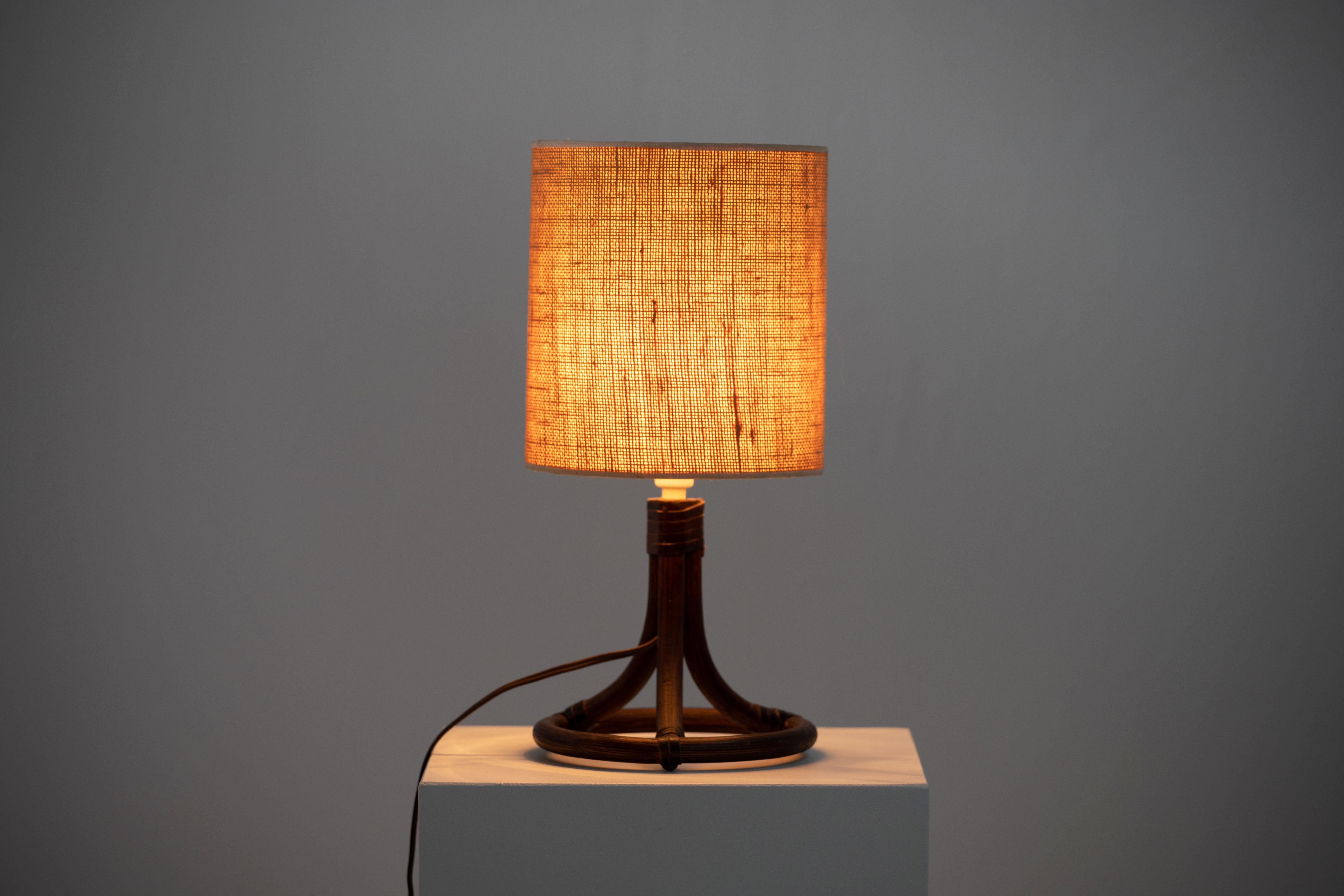 Mid-Century Modern Rattan Table Lamp, France, 1960s For Sale