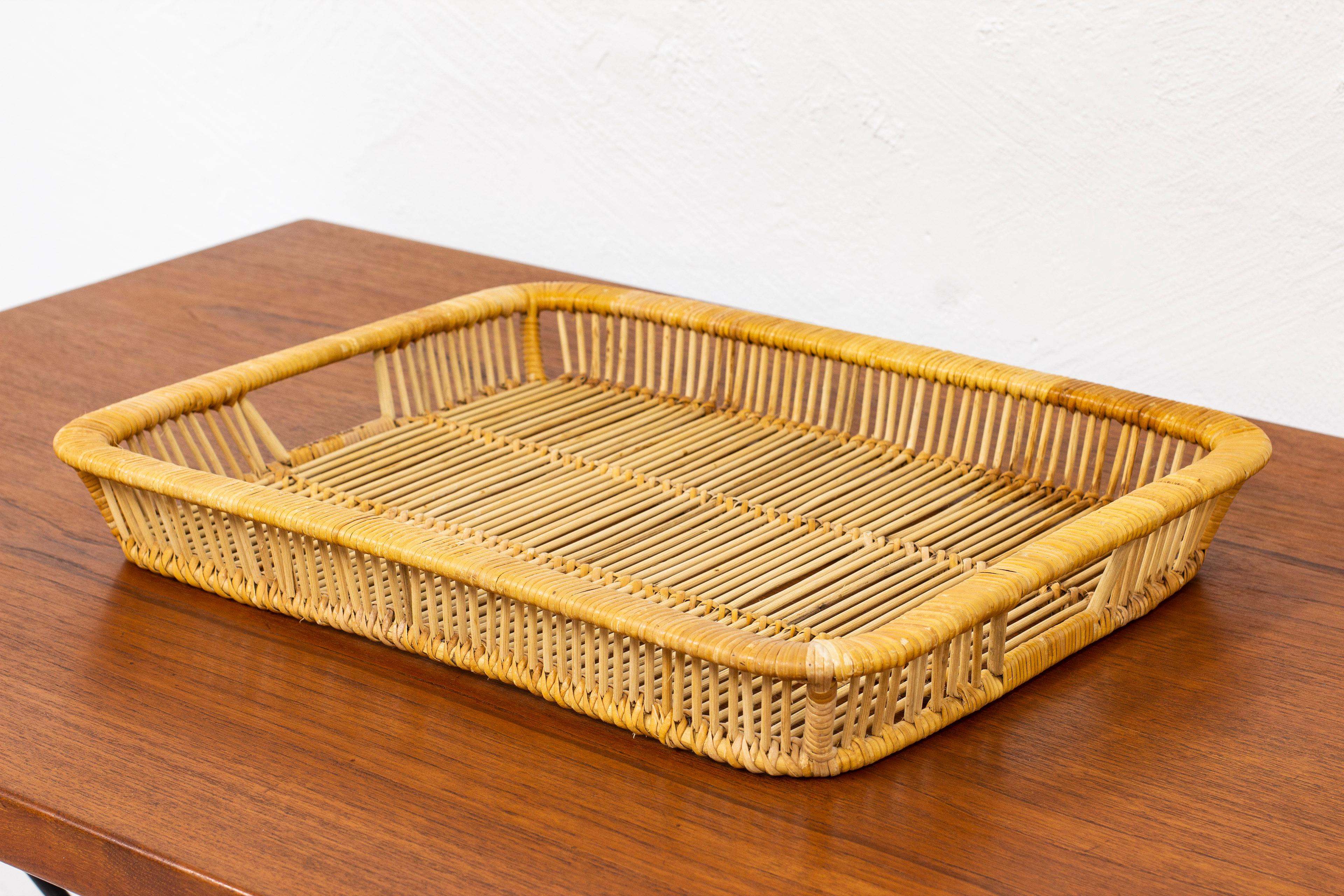 Finnish Rattan Tray Designed and Made by Artek in Finland During the 1960s For Sale
