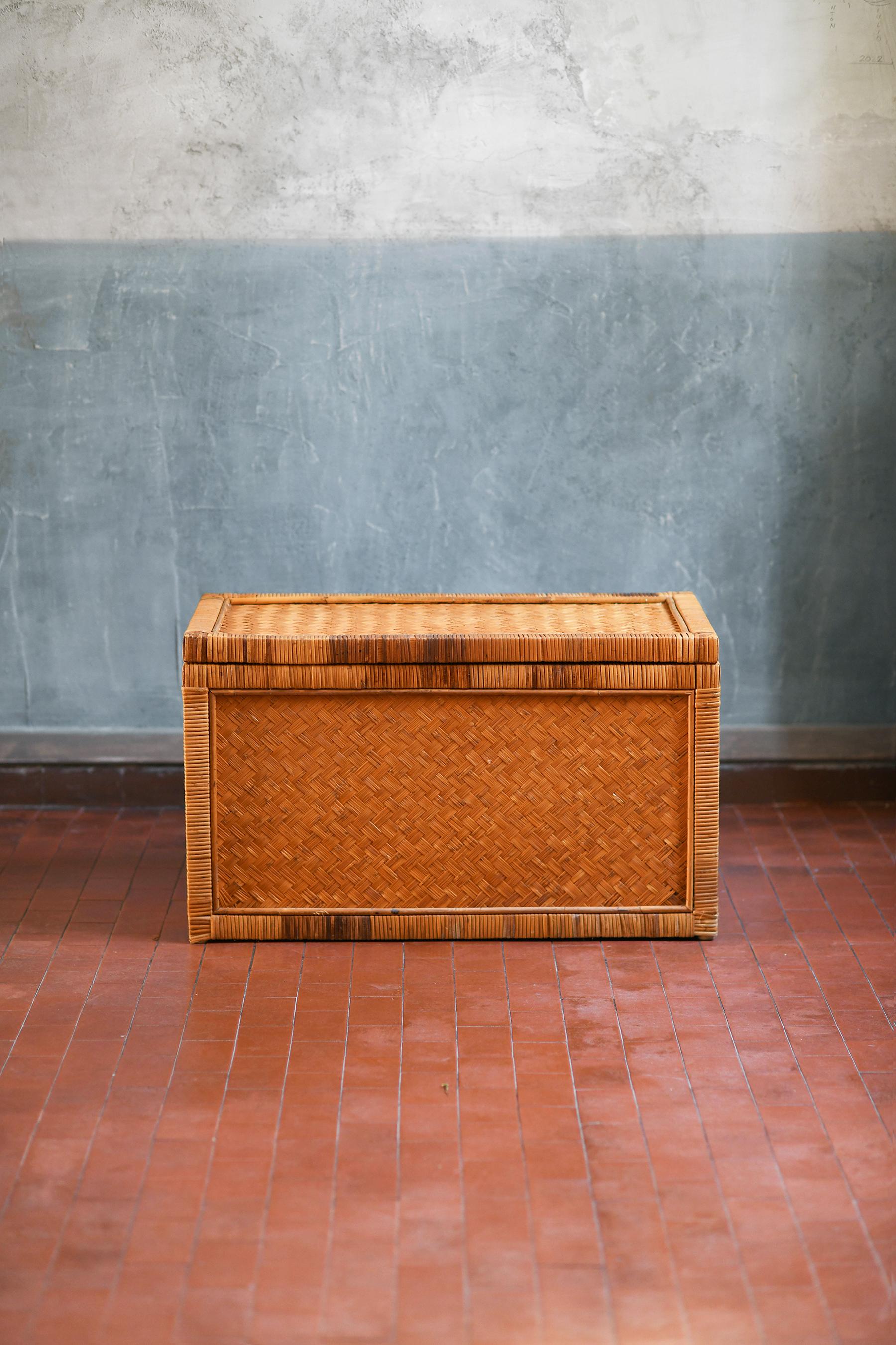 Rattan trunk, Italy 1980 For Sale 2