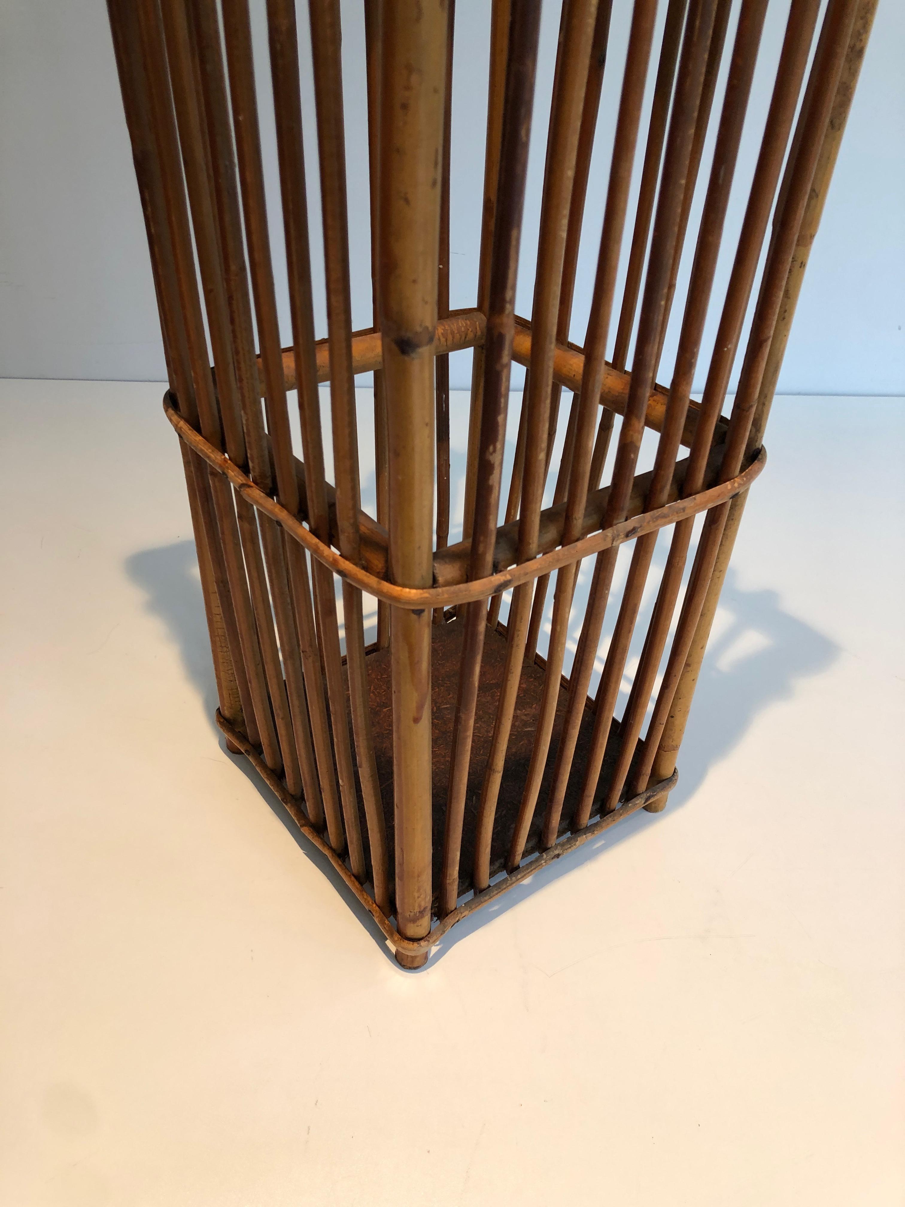 Stand Umbrella en rotin. Travail français. Circa 1970 en vente 3
