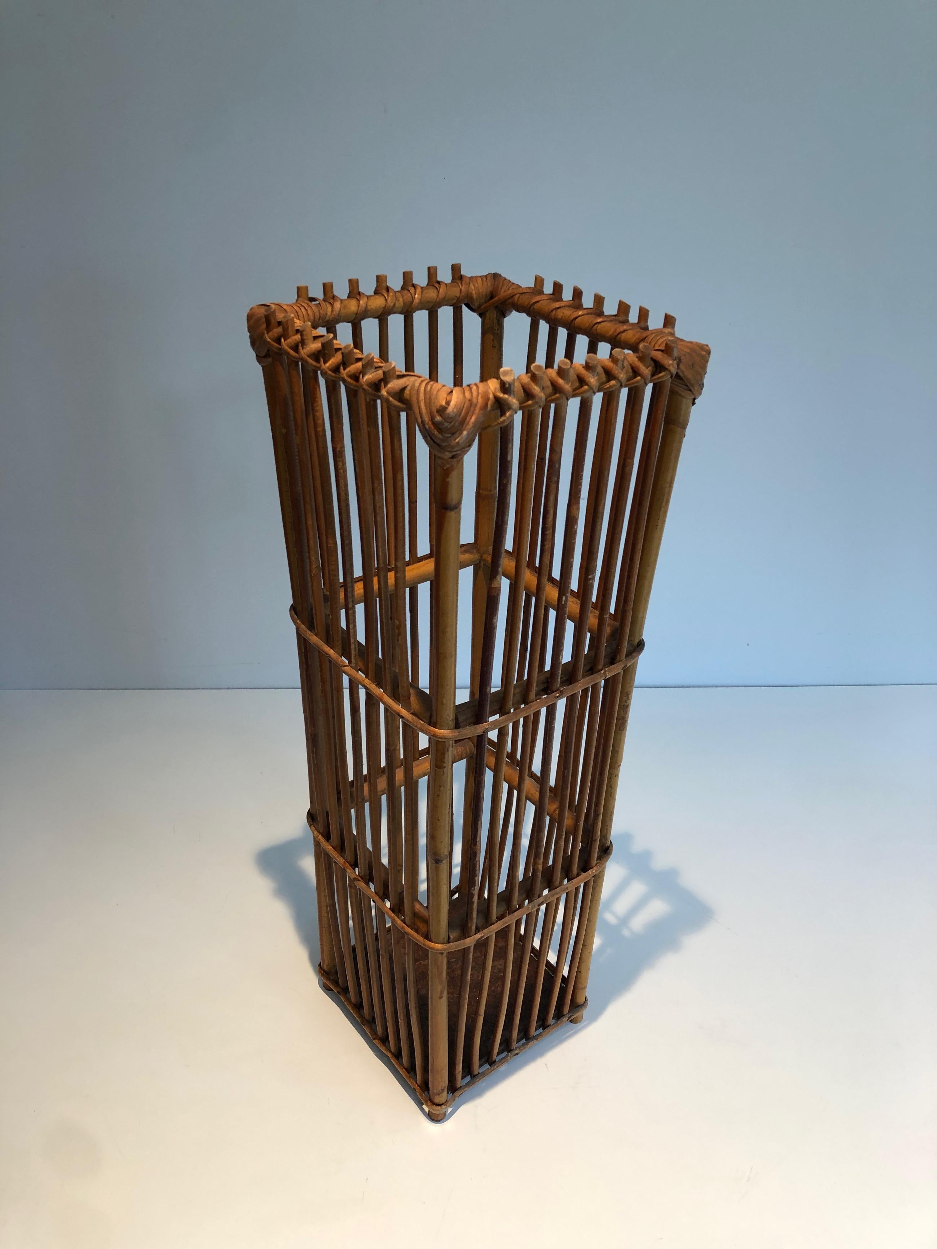 Stand Umbrella en rotin. Travail français. Circa 1970 en vente 5