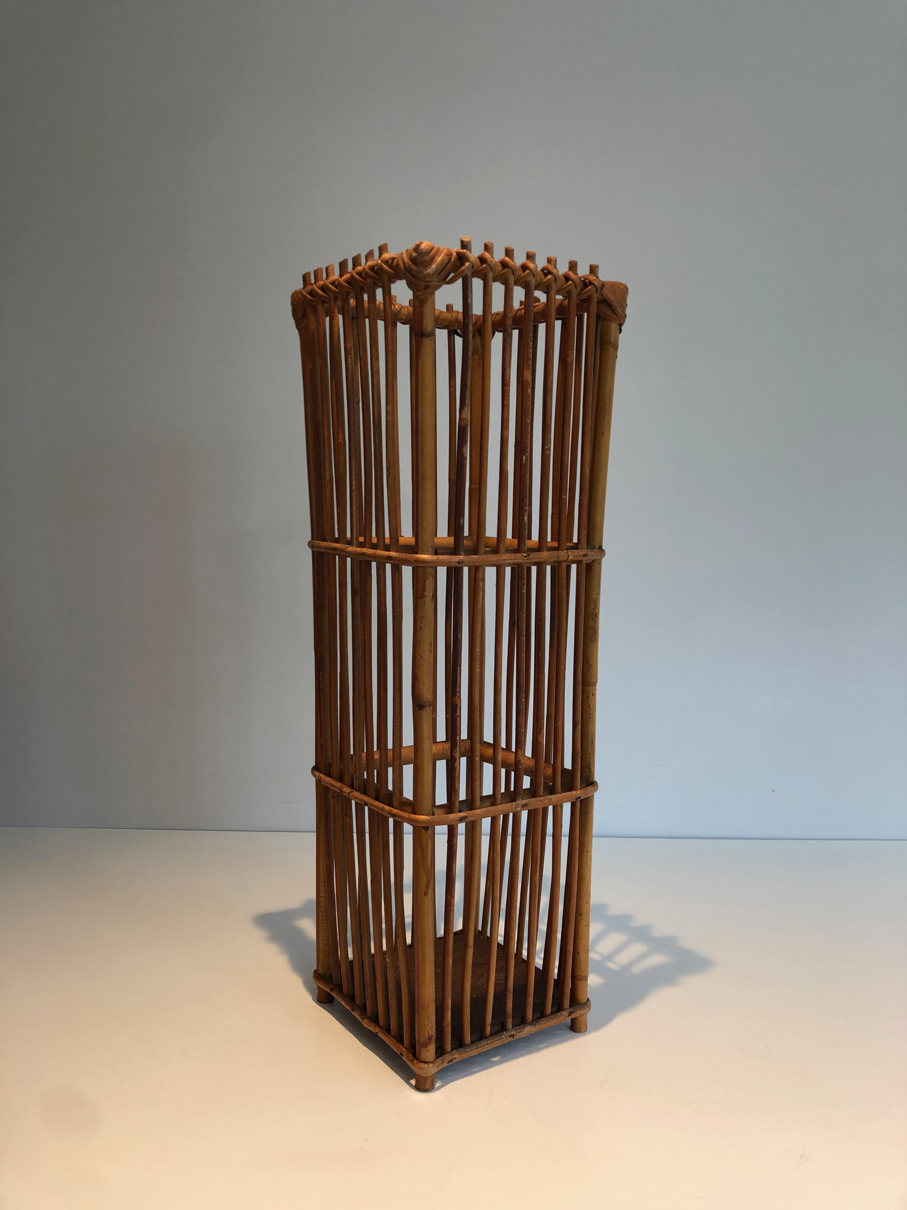Stand Umbrella en rotin. Travail français. Circa 1970 en vente 6