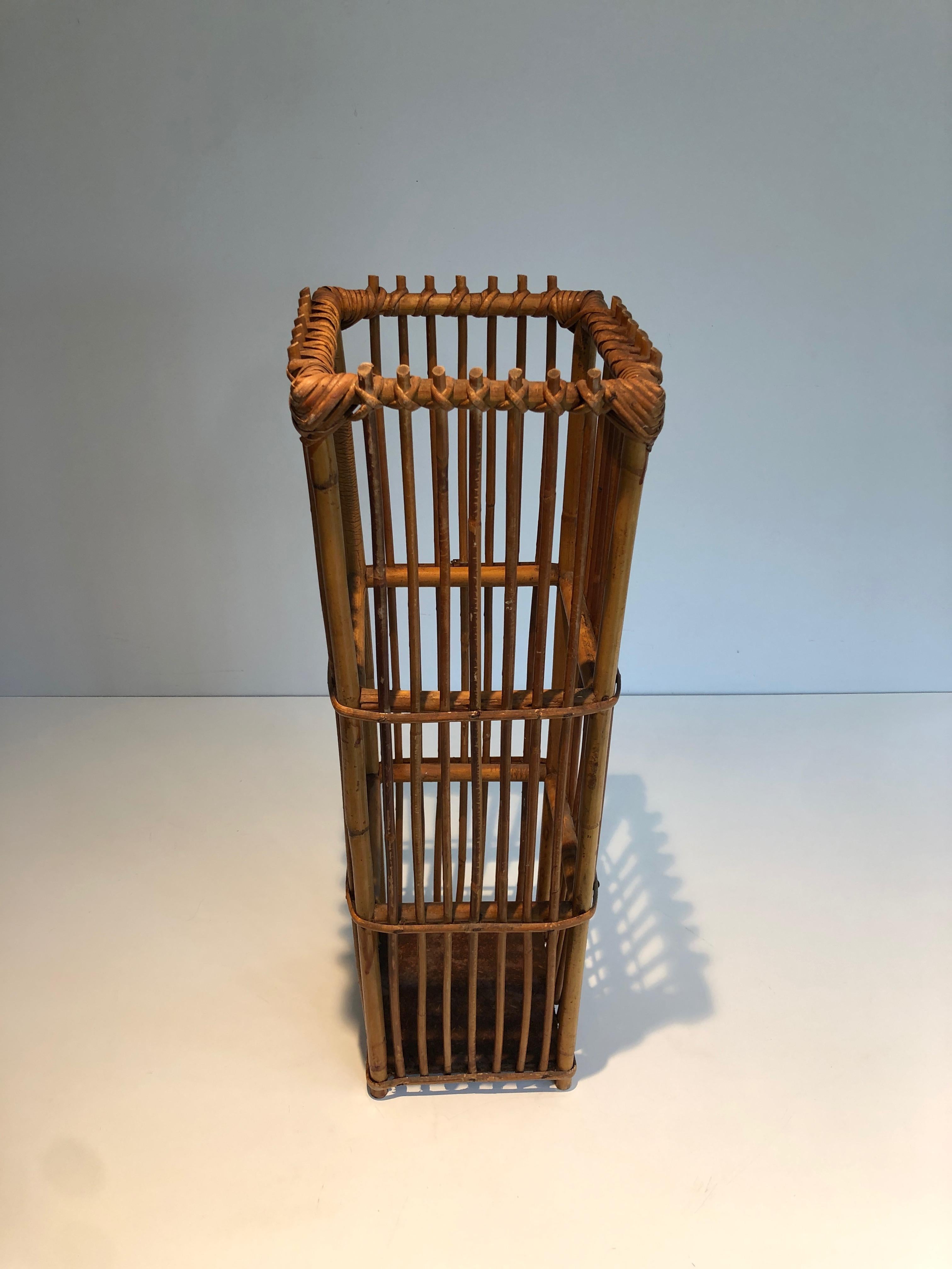 Stand Umbrella en rotin. Travail français. Circa 1970 en vente 7