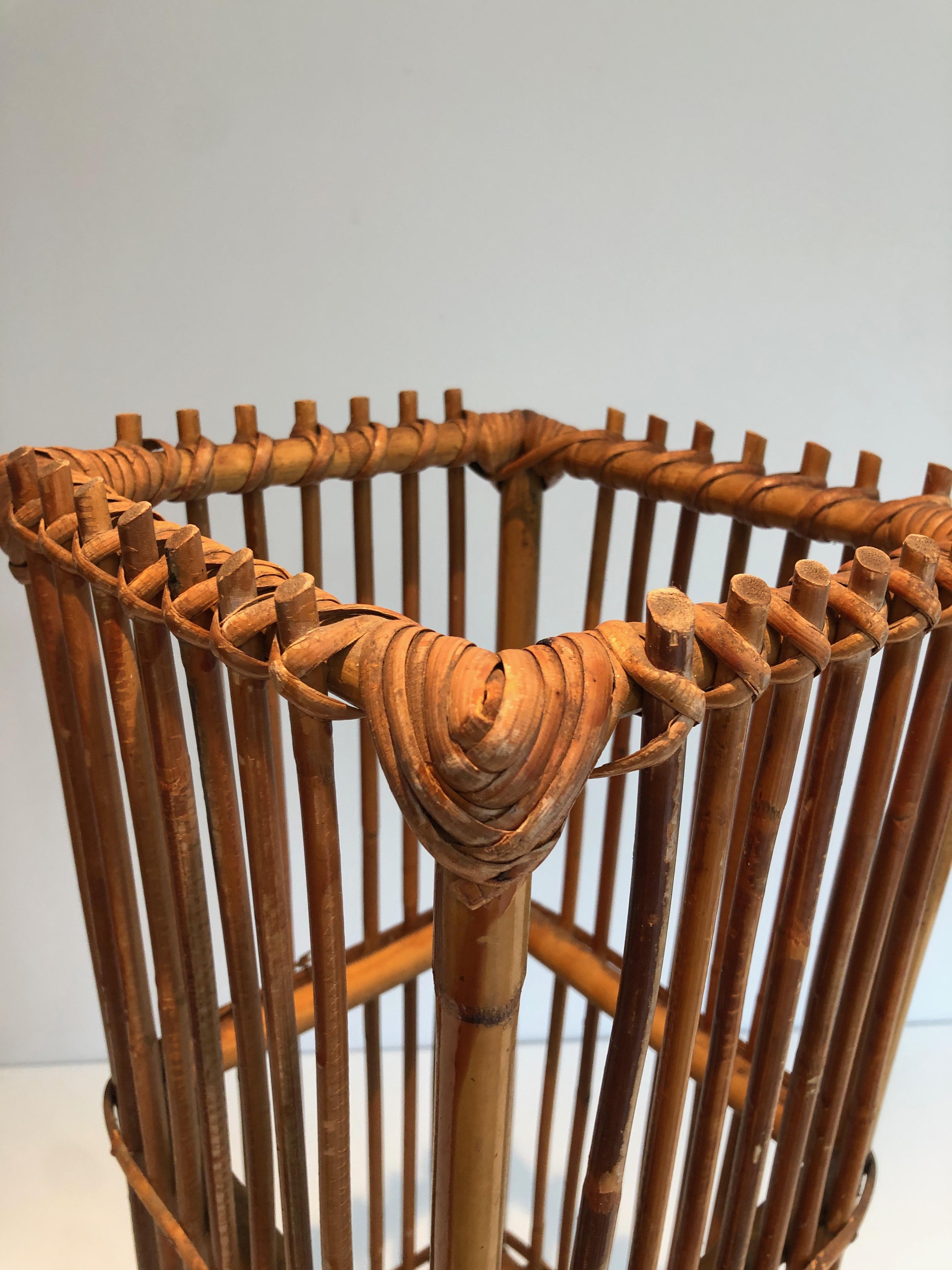 Stand Umbrella en rotin. Travail français. Circa 1970 en vente 8