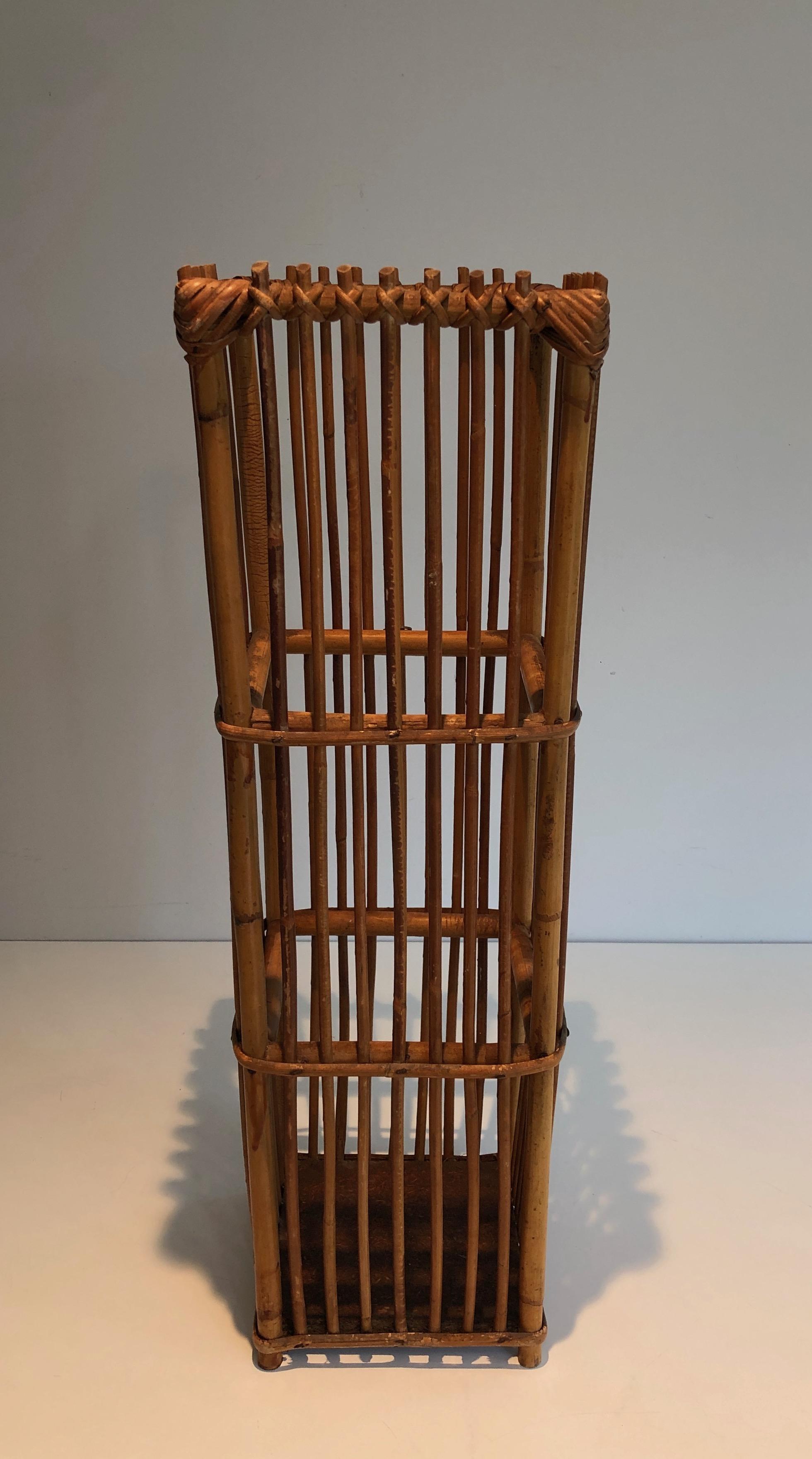 Mid-Century Modern Stand Umbrella en rotin. Travail français. Circa 1970 en vente