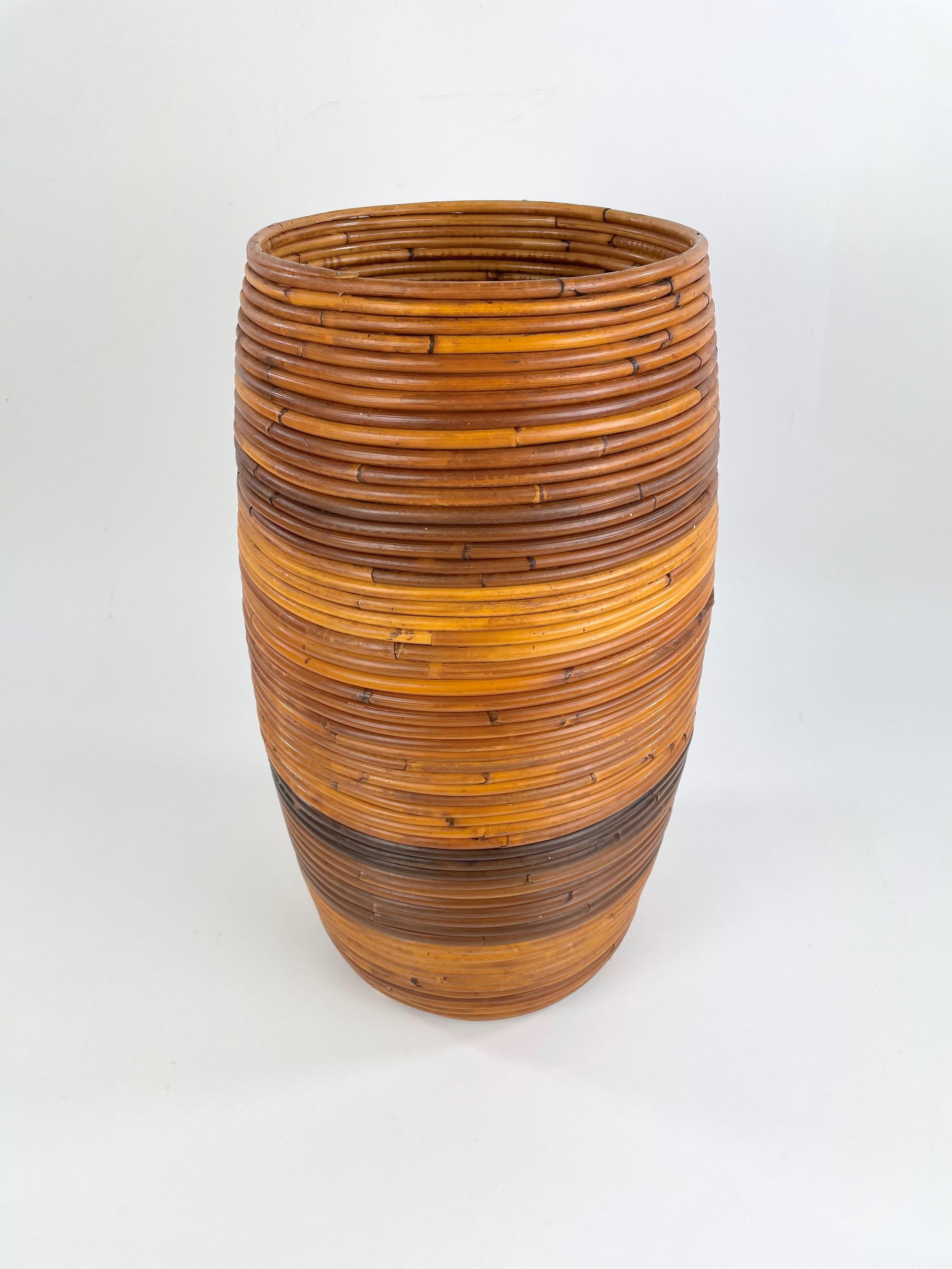 Umbrella stand or basket in rattan made in Italy in the 1960s.