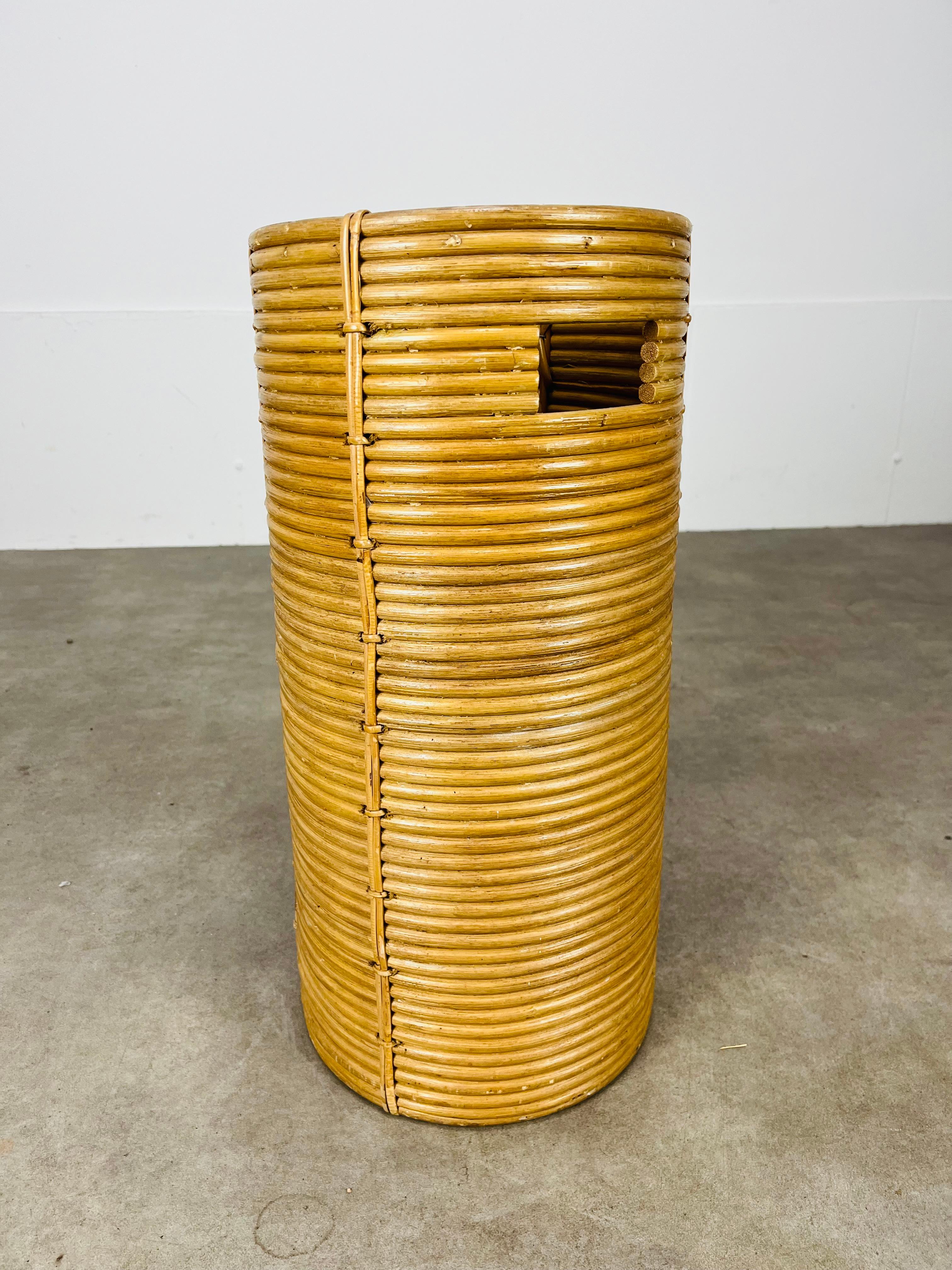 Porte-parapluies en rotin, Italie, années 1960 en vente 1