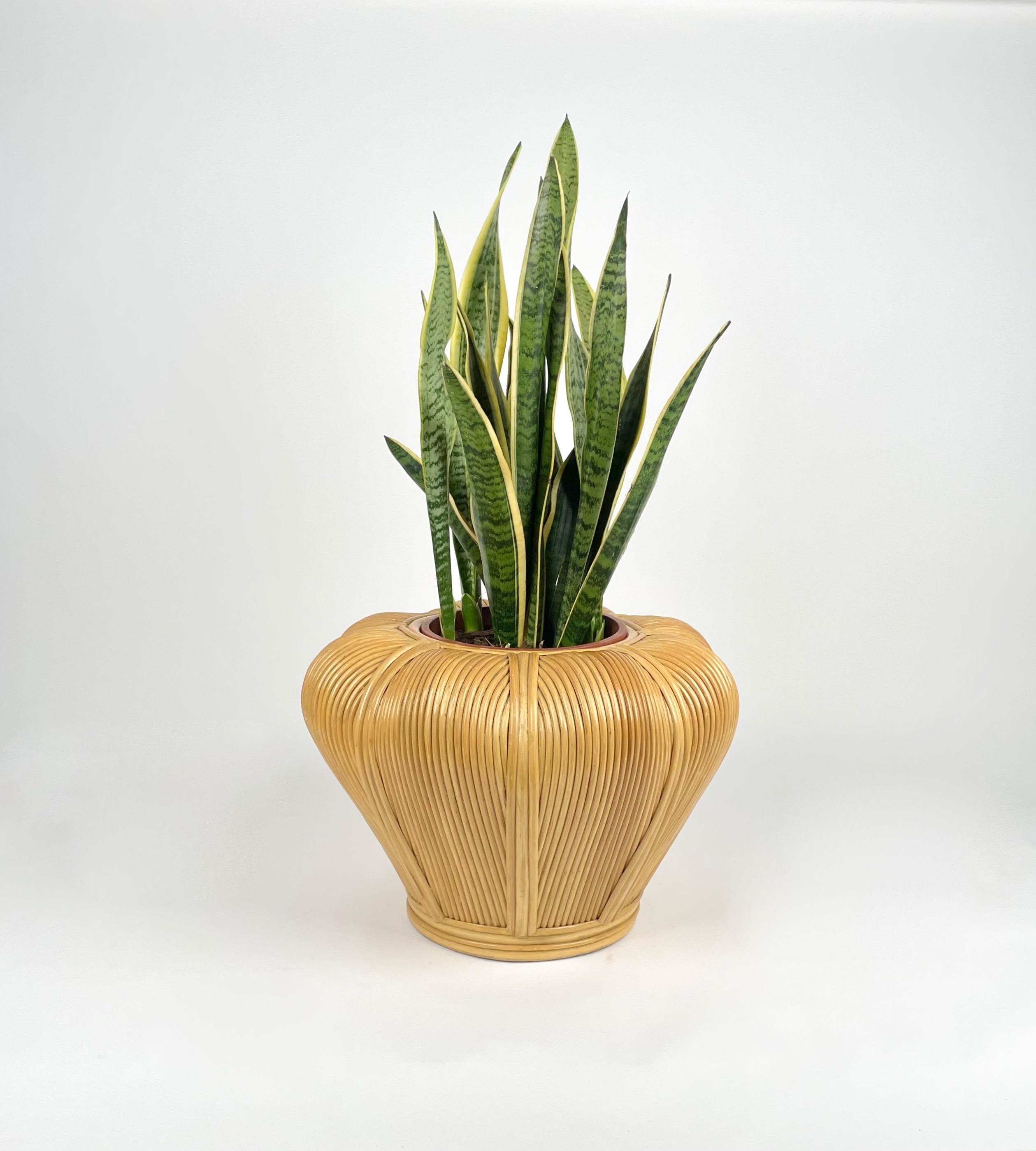 Rattan Vase Cachepot Plant Holder Italy, 1970s In Good Condition For Sale In Rome, IT