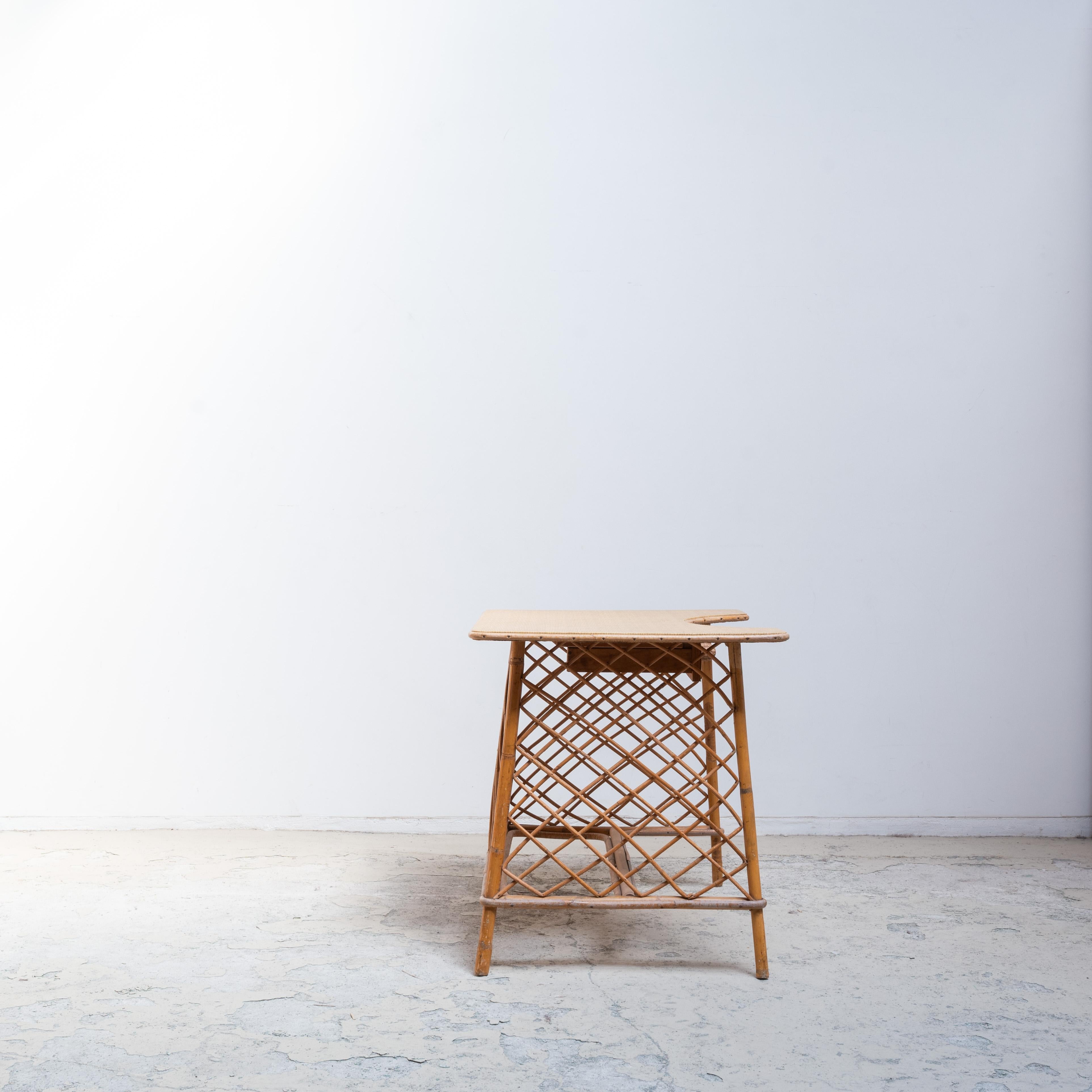 Français Table vintage en rotin, France, 1970 en vente