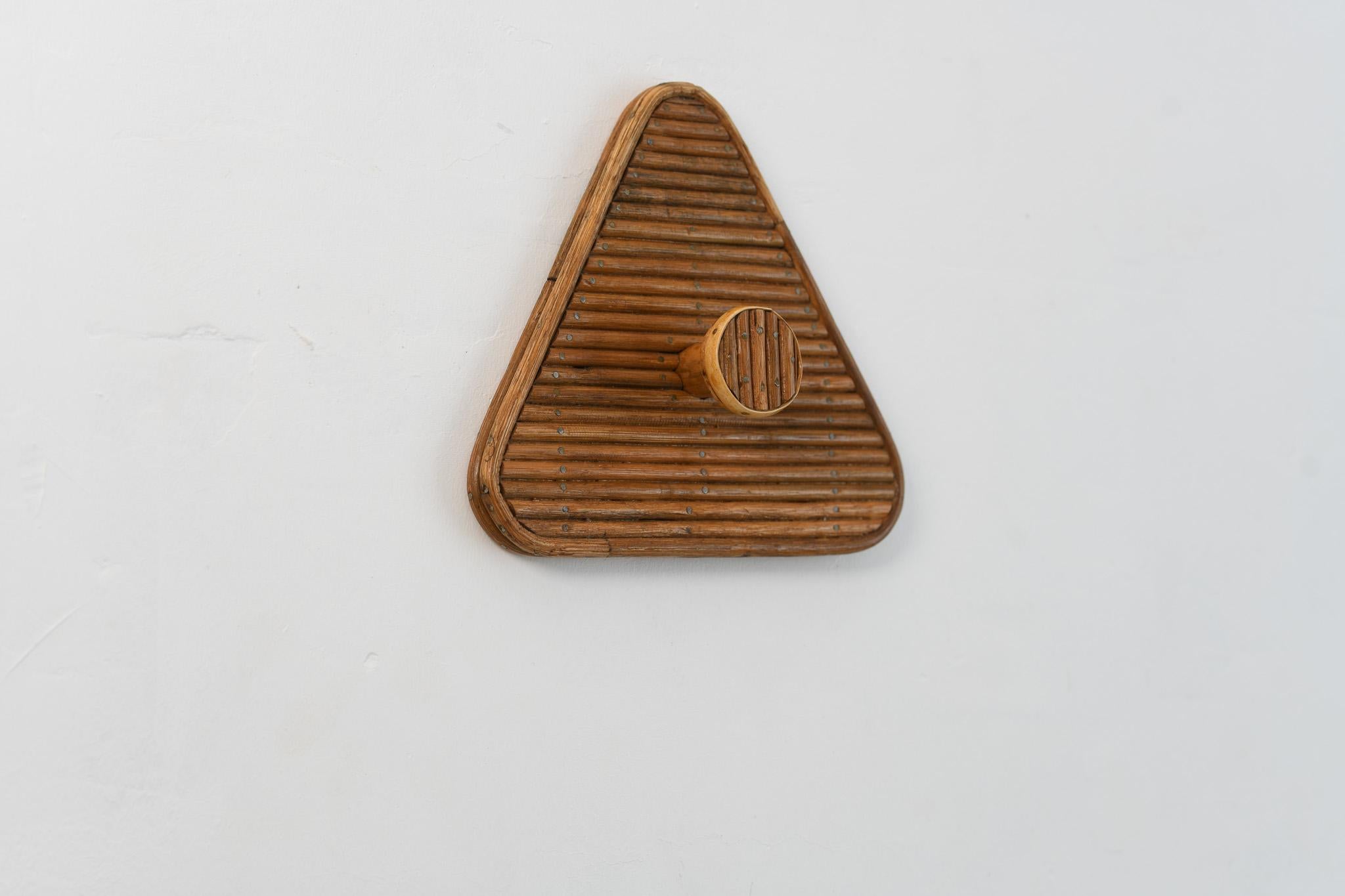 Rattan Wall Coat Hook Mid -Century Modern In Good Condition For Sale In Oxford, GB