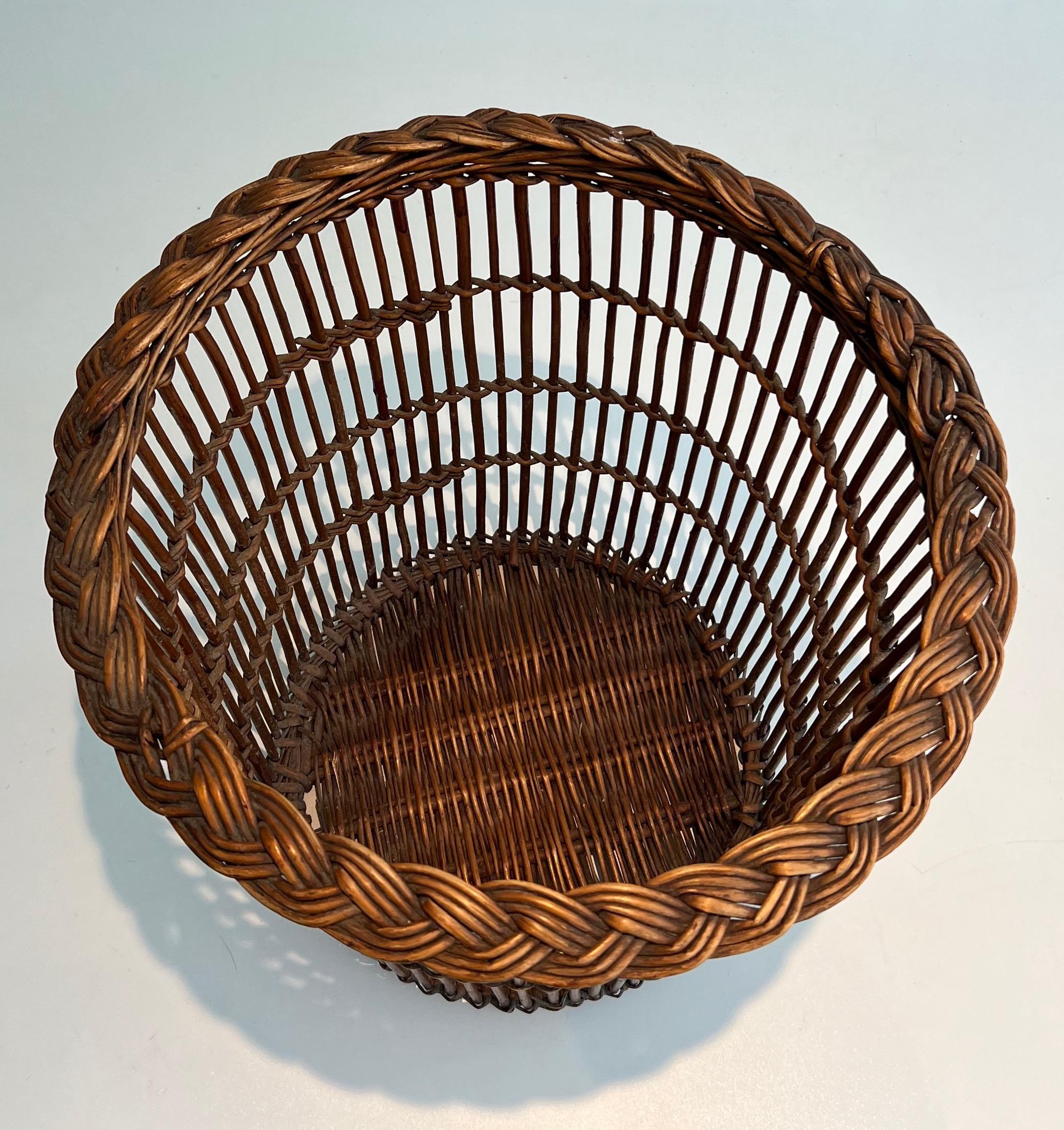 waste paper basket in french