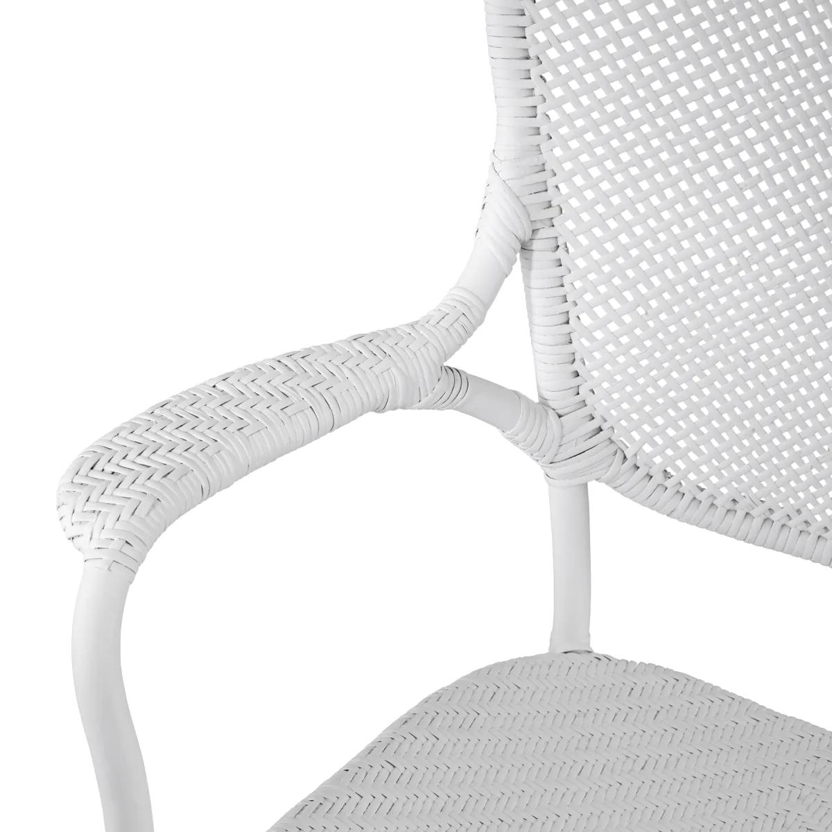 Sedia in rattan bianca con braccioli in vendita 1