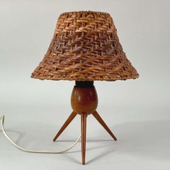 Lampe de table tripode en rotin et bouleau, Autriche, années 1950