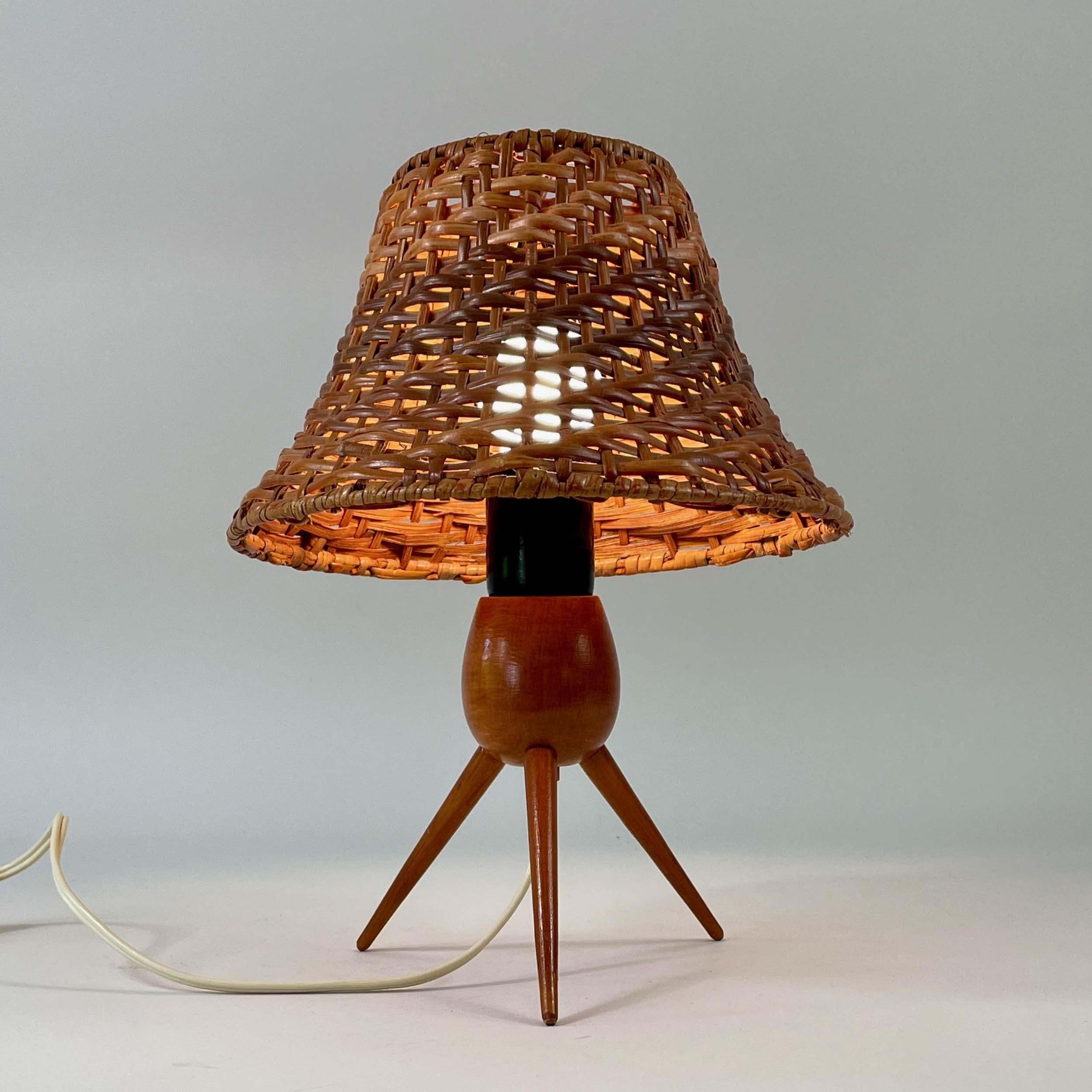 Mid-Century Modern Rattan Wicker and Birch Tripod Table Lamp, Austria 1950s For Sale