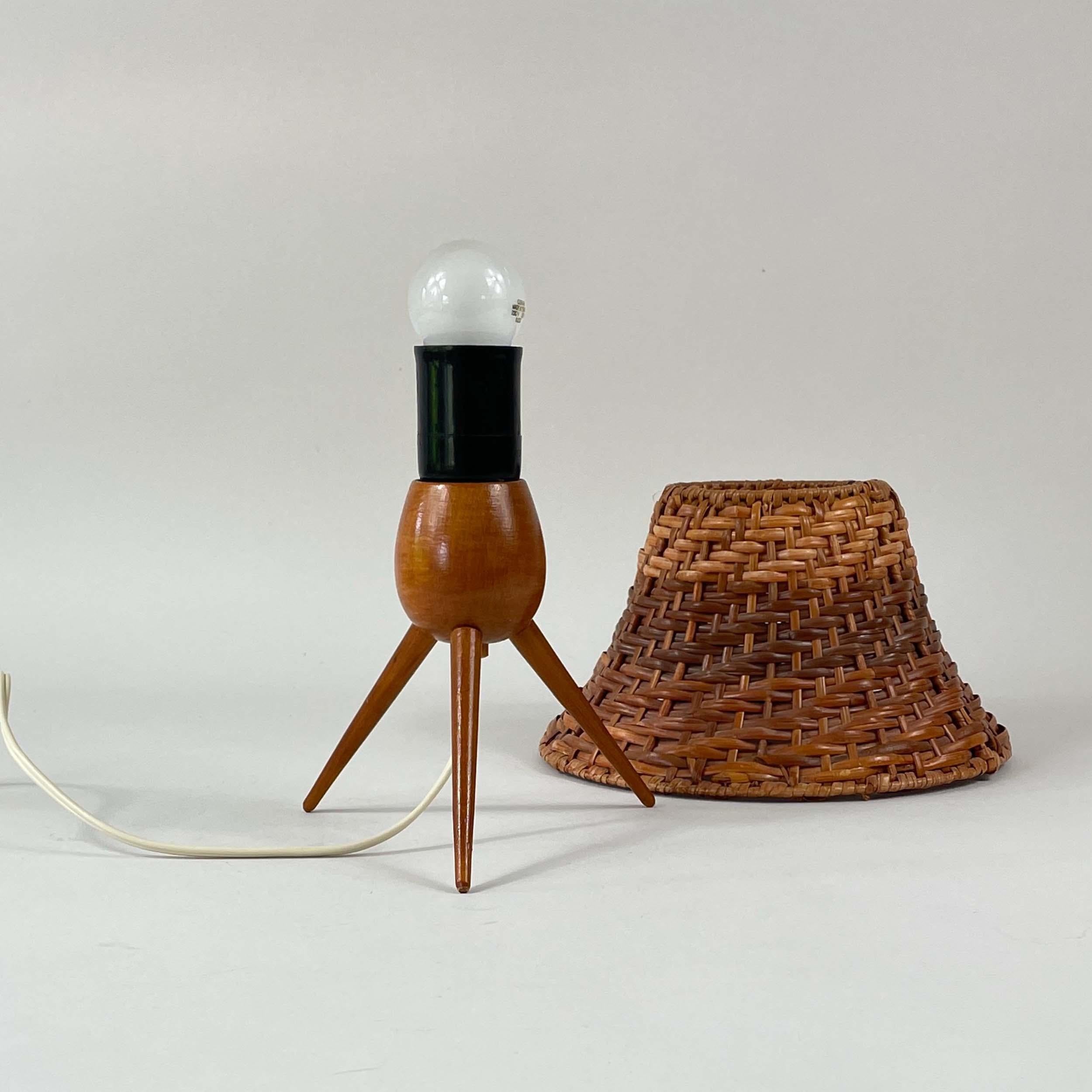 Rattan Wicker and Birch Tripod Table Lamp, Austria 1950s For Sale 2