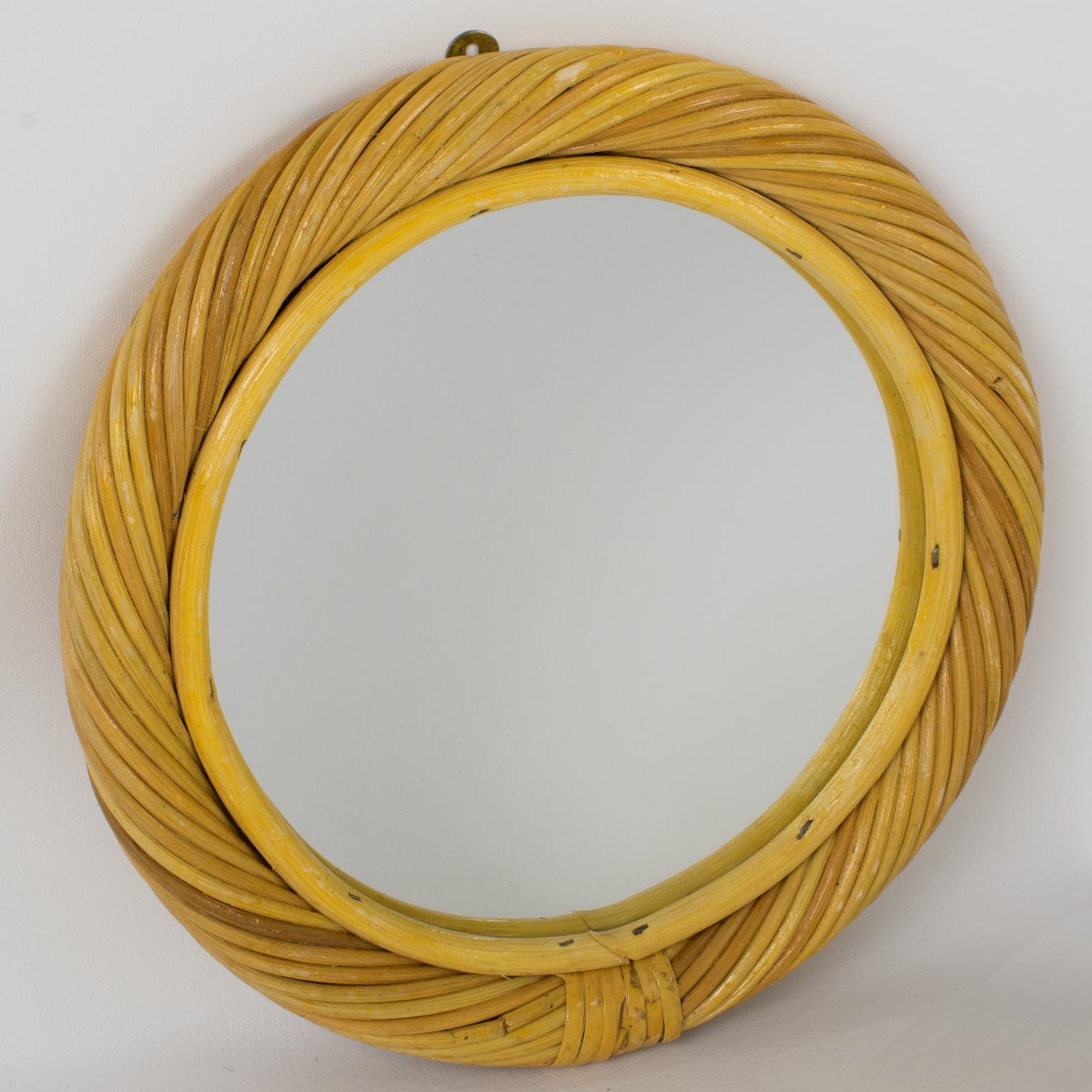 Moderno Specchio rotondo da parete in vimini di rattan e bambù in vendita