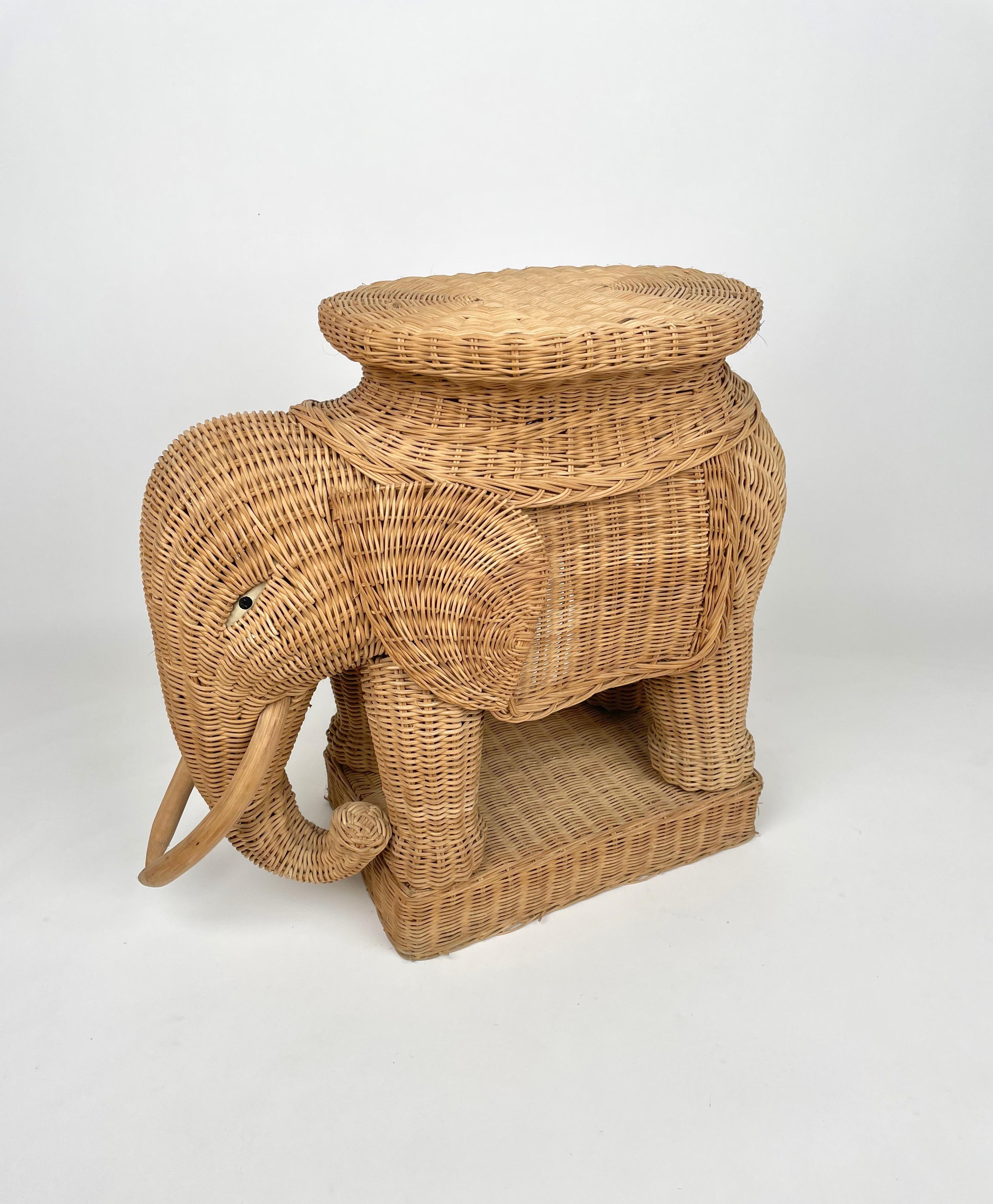 Rattan Wicker Elephant Side Coffee Table, France, 1960s In Good Condition In Rome, IT