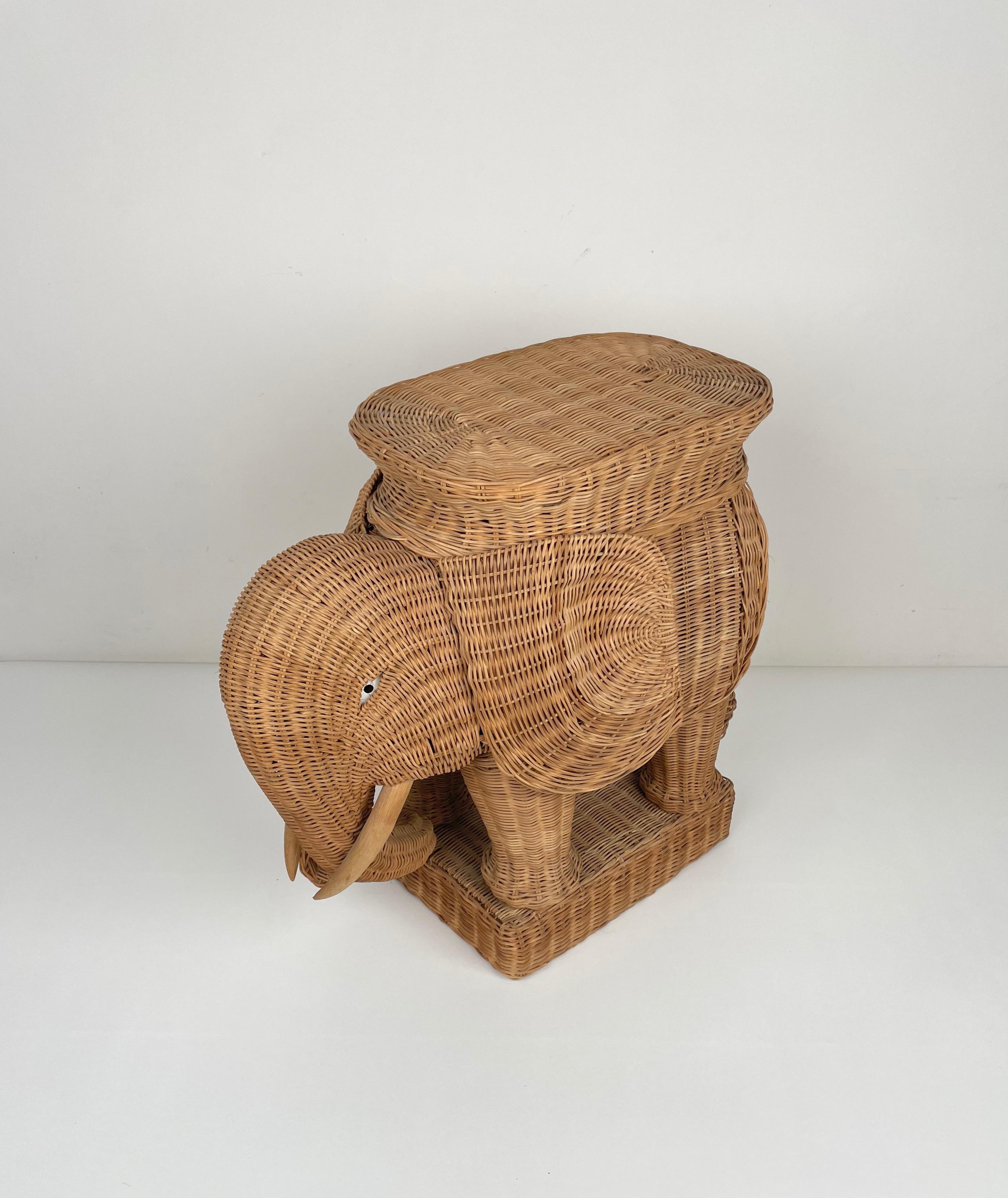 Rattan Wicker Elephant Side Coffee Table, France 1960s In Good Condition In Rome, IT