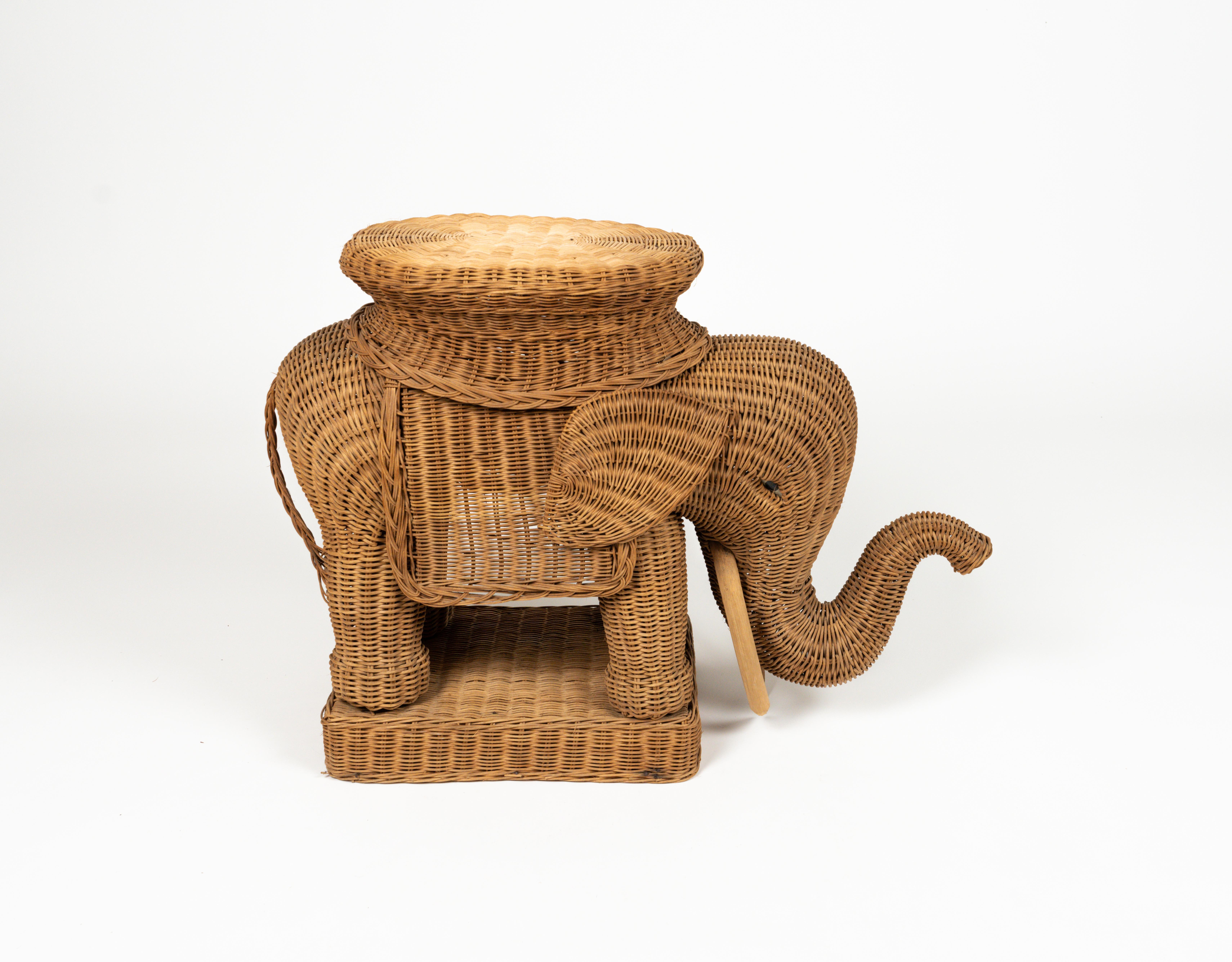 Table basse d'appoint en rotin et osier avec éléphant, style Vivai Del Sud, Italie, années 1960 en vente 2