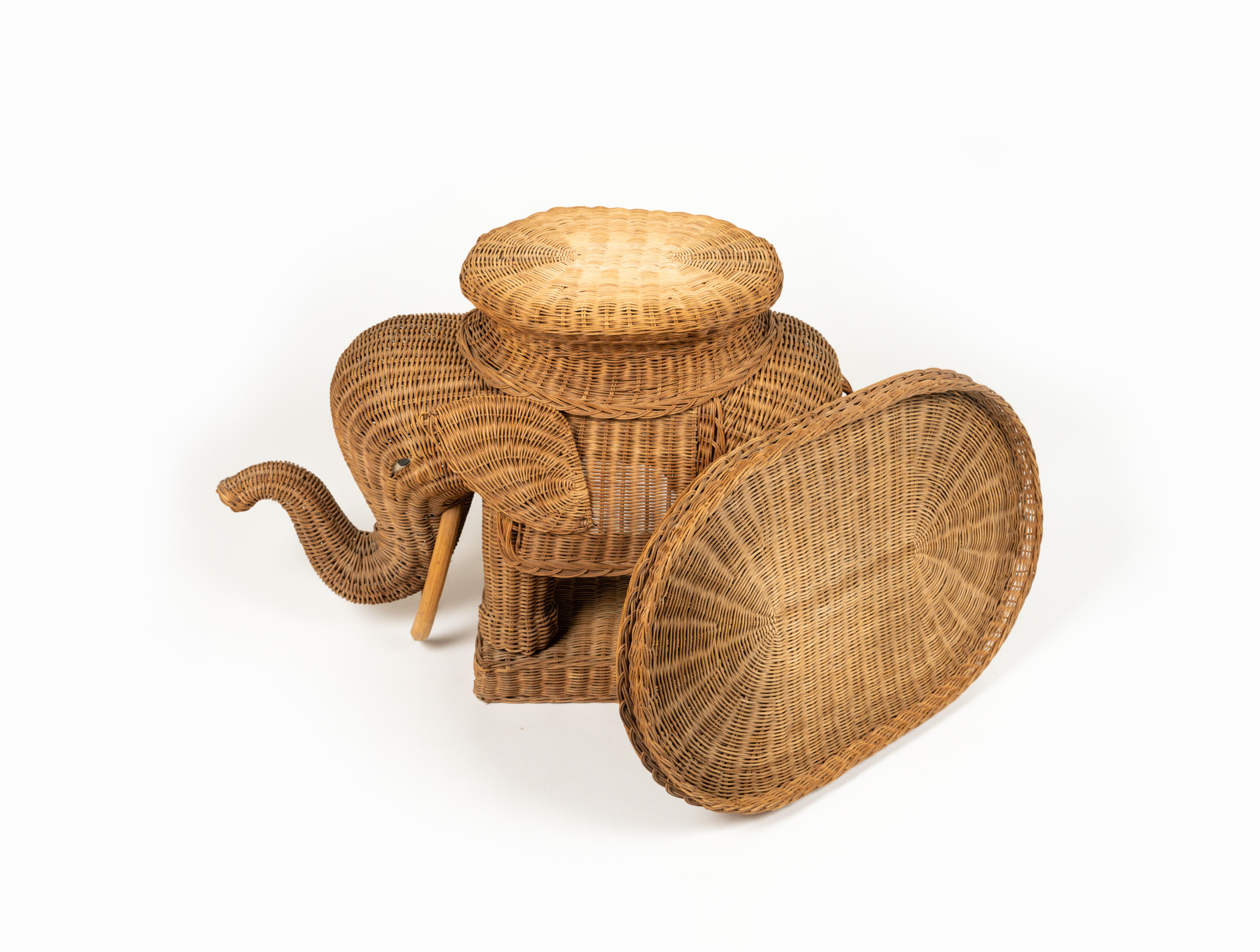Rattan & Wicker Elephant Side Coffee Table Vivai Del Sud Style, Italy, 1960s For Sale 2