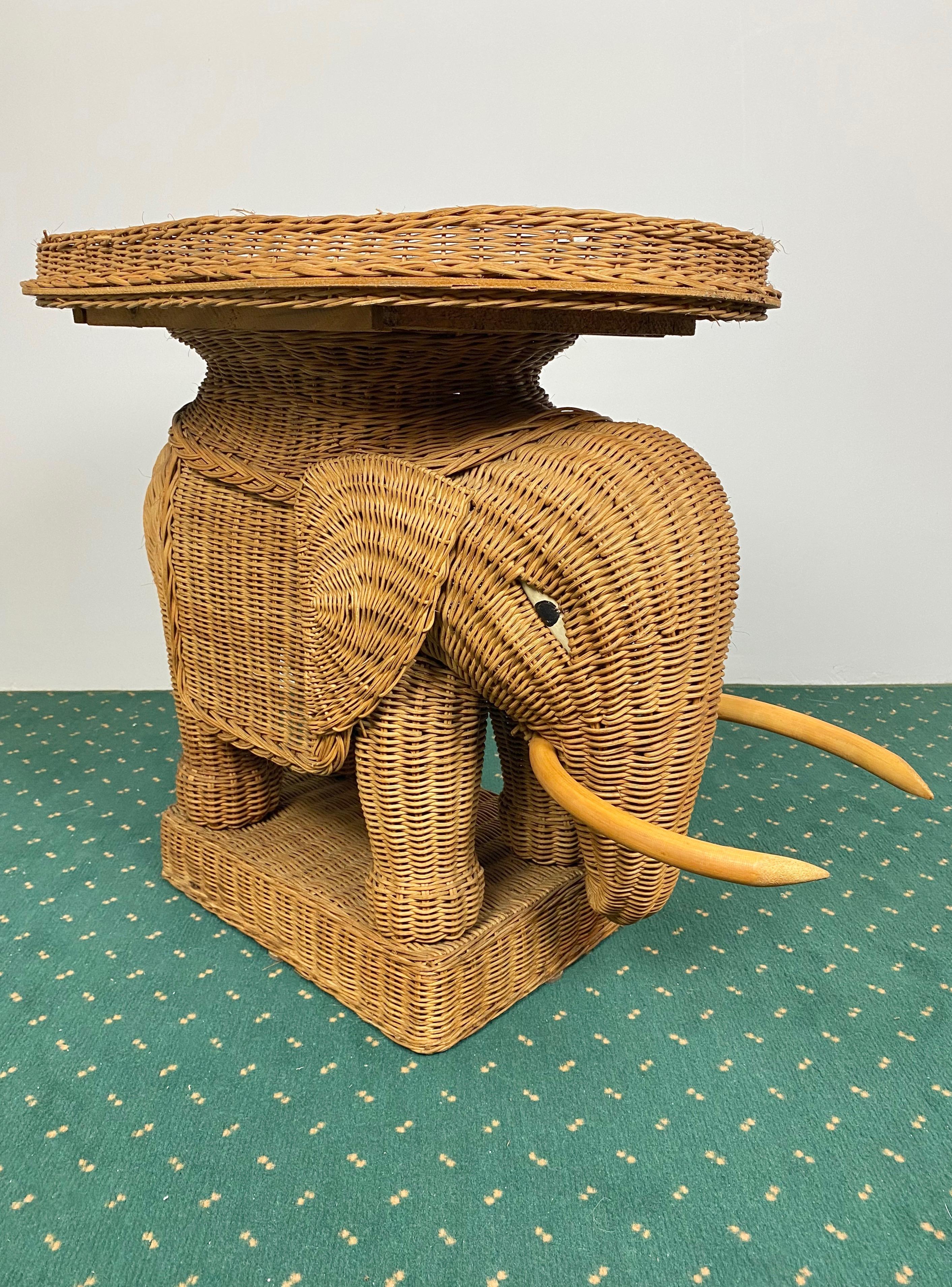 Mid-20th Century Rattan Wicker Elephant Tray Side Coffee Table, France, 1960s