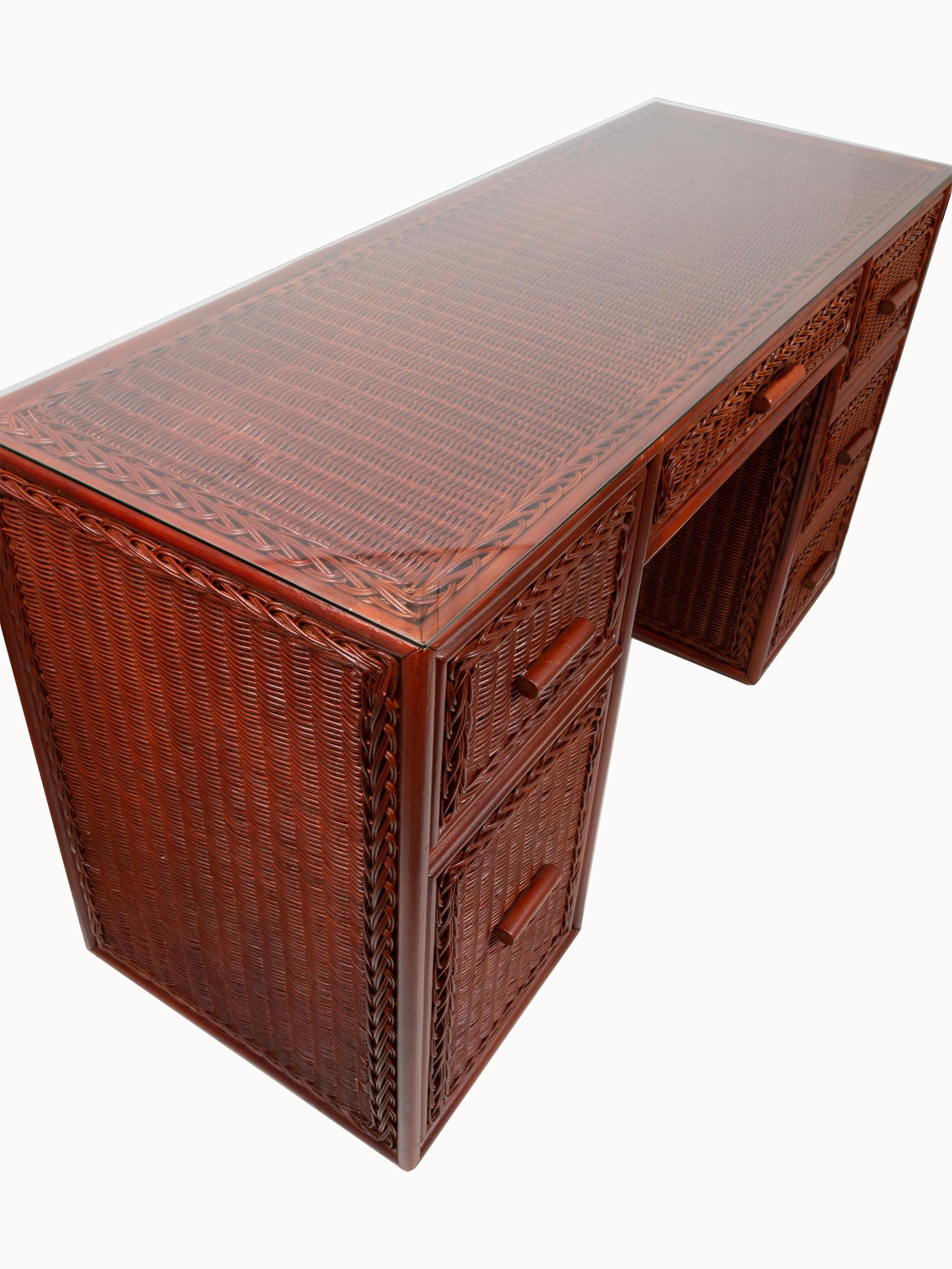 Scrivania a piedistallo in vimini di rattan, Spagna, circa 1980 in vendita 3